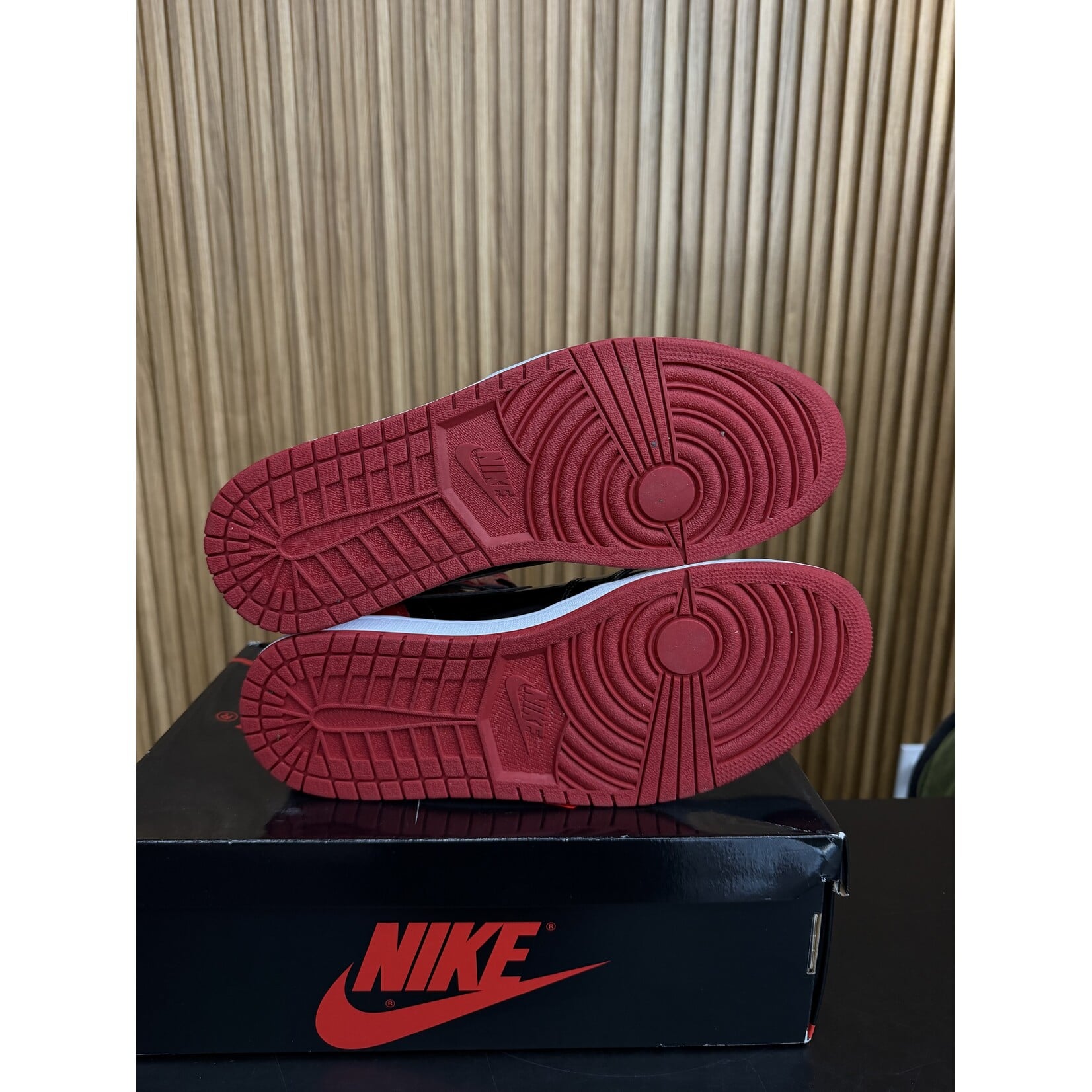 Jordan Jordan 1 Retro High OG Patent Bred Size 12, PREOWNED