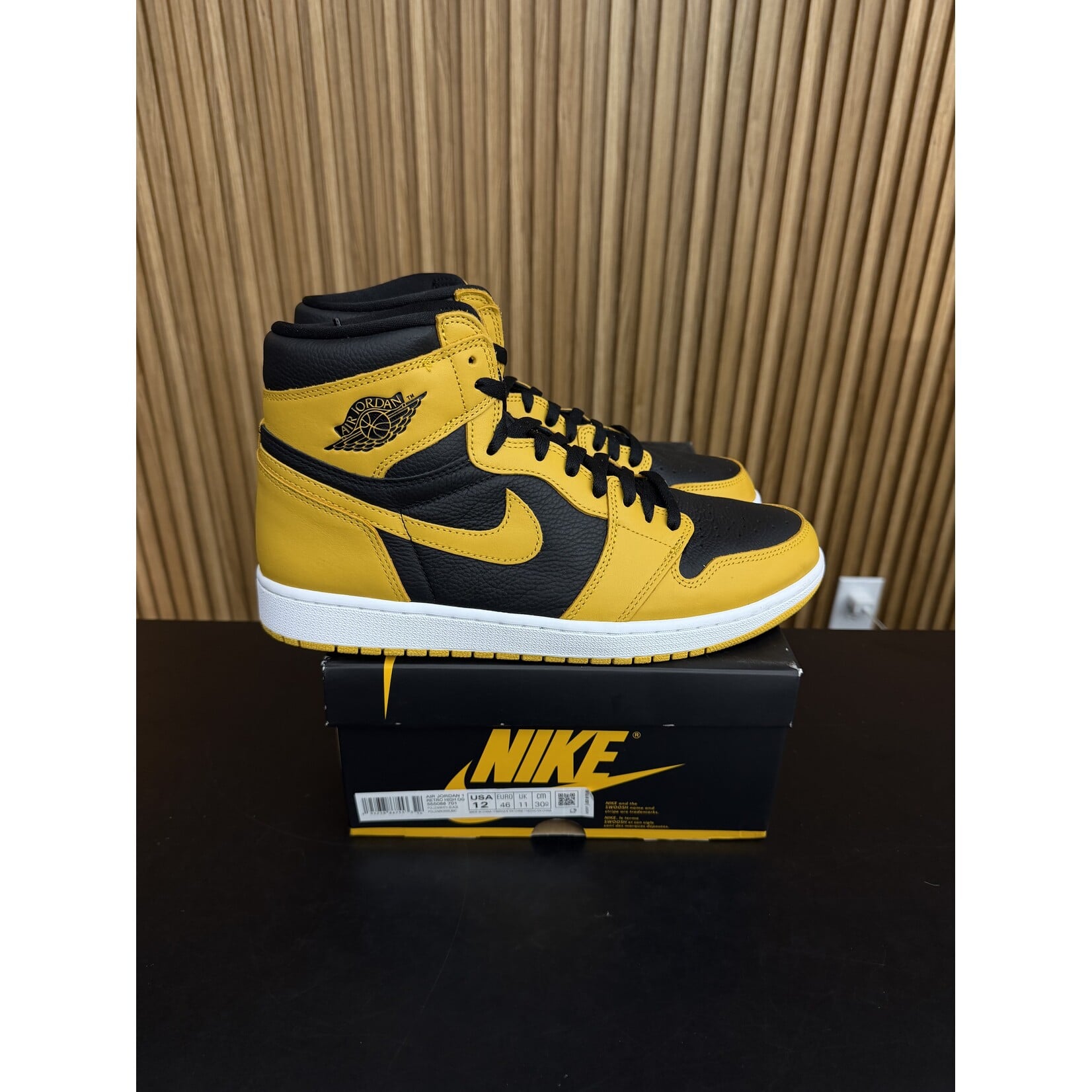 Jordan Jordan 1 Retro High Pollen Size 12, PREOWNED