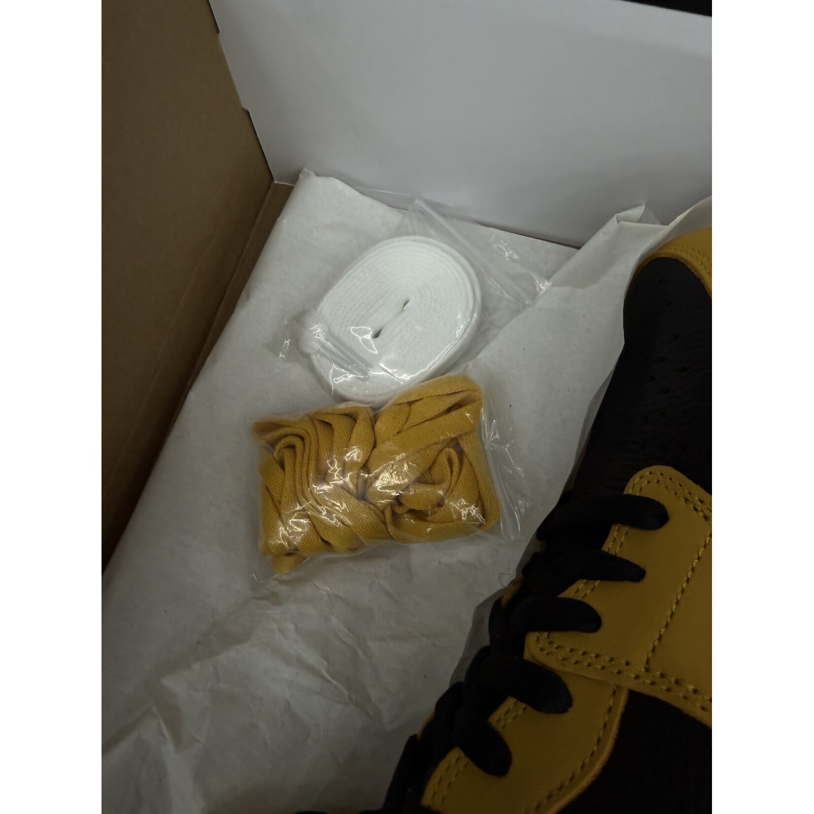 Jordan Jordan 1 Retro High Pollen Size 12, PREOWNED