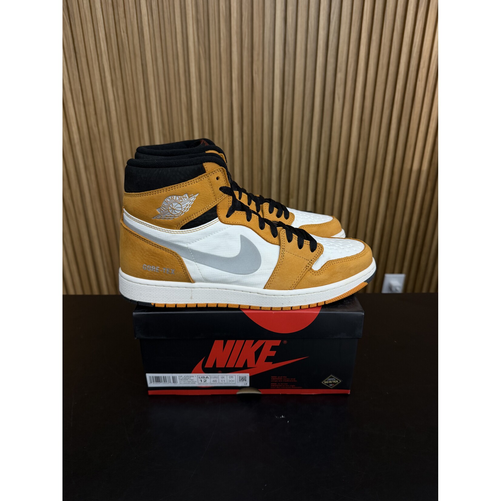 Jordan Jordan 1 Retro High Element Gore-Tex Light Curry Size 12, PREOWNED