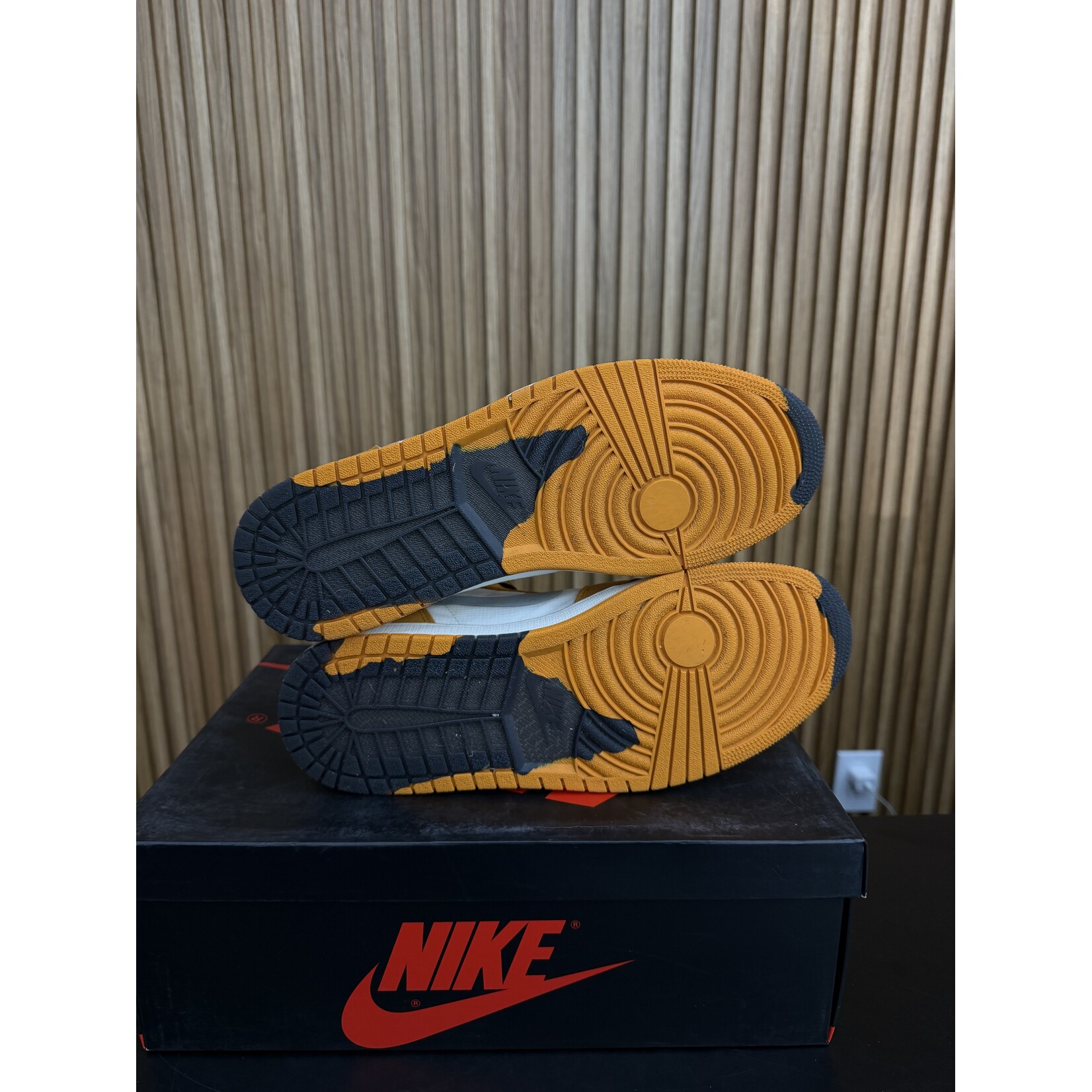 Jordan Jordan 1 Retro High Element Gore-Tex Light Curry Size 12, PREOWNED