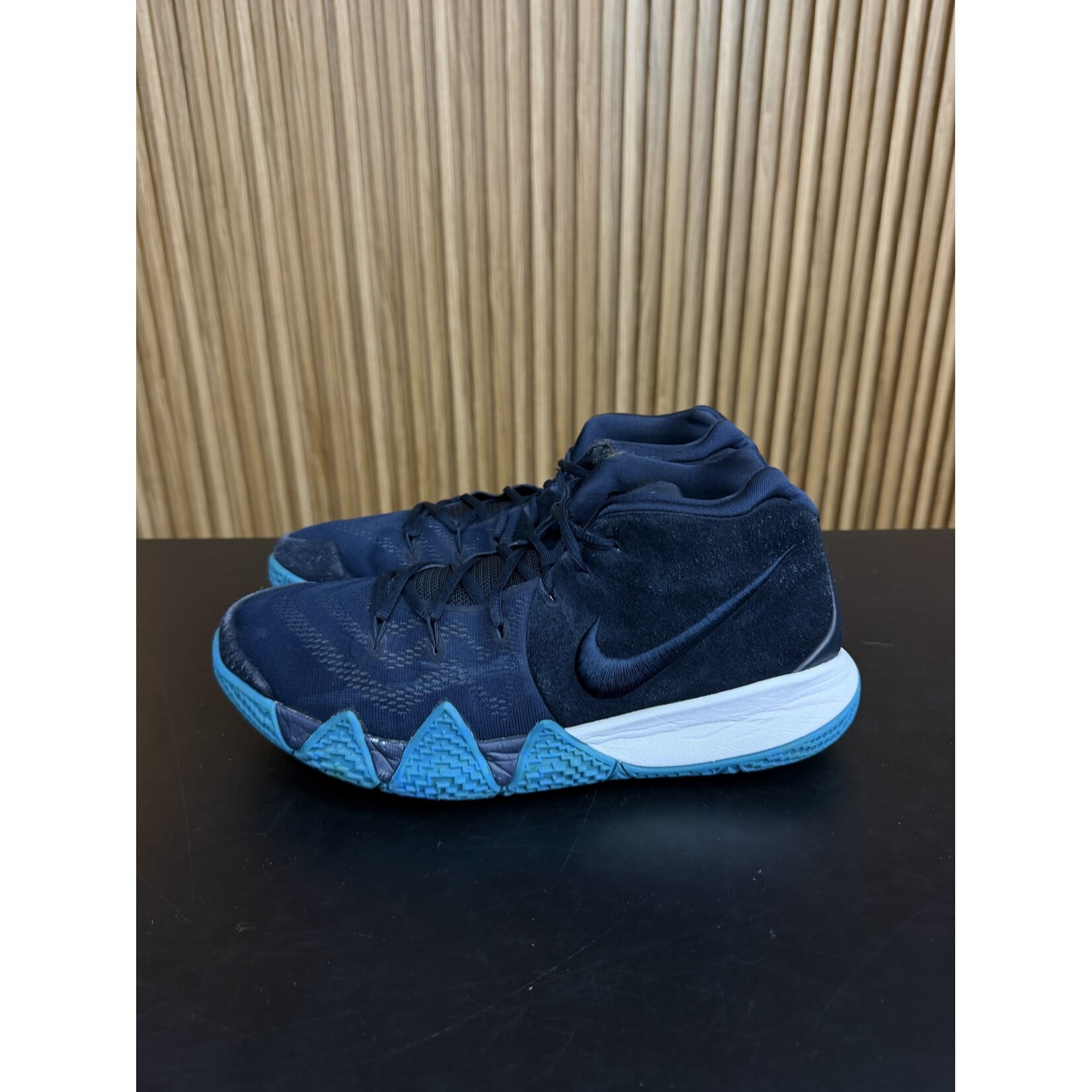 Nike Nike Kyrie 4 Dark Obsidian Think Twice Size 10.5, PREOWNED
