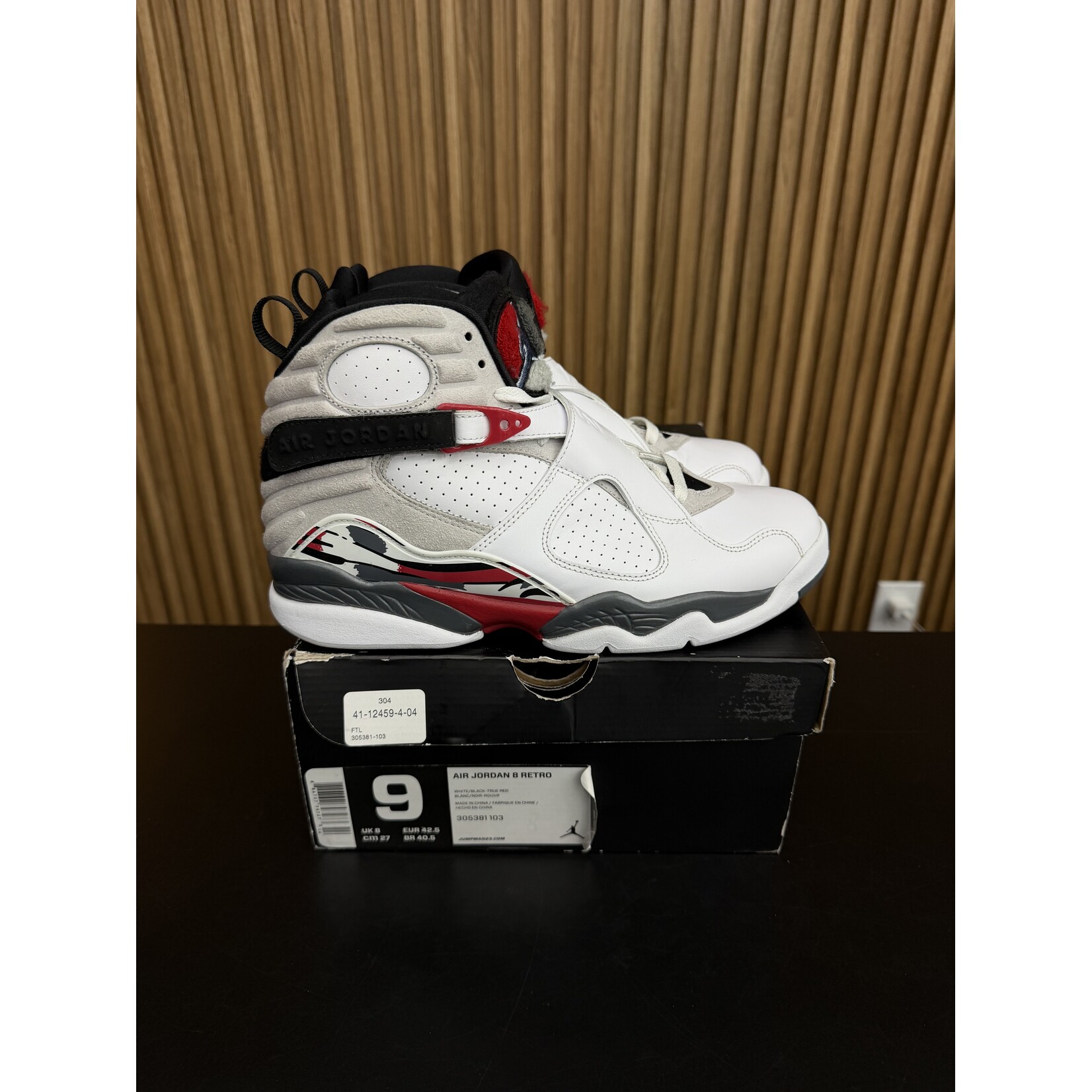 Jordan Jordan 8 Retro Bugs Bunny (2013) Size 9, PREOWNED
