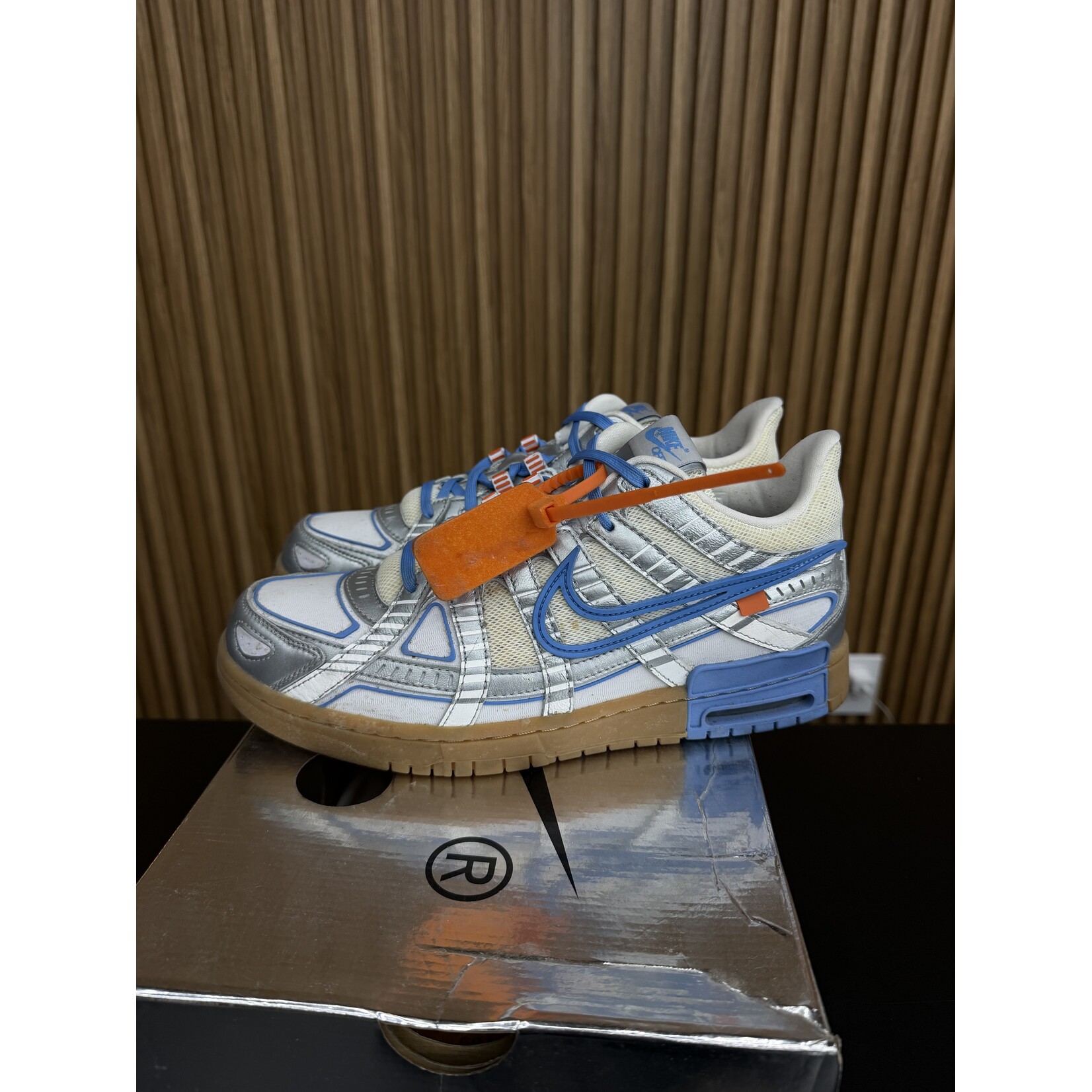 Nike Nike Air Rubber Dunk Off-White UNC Size 11, PREOWNED*