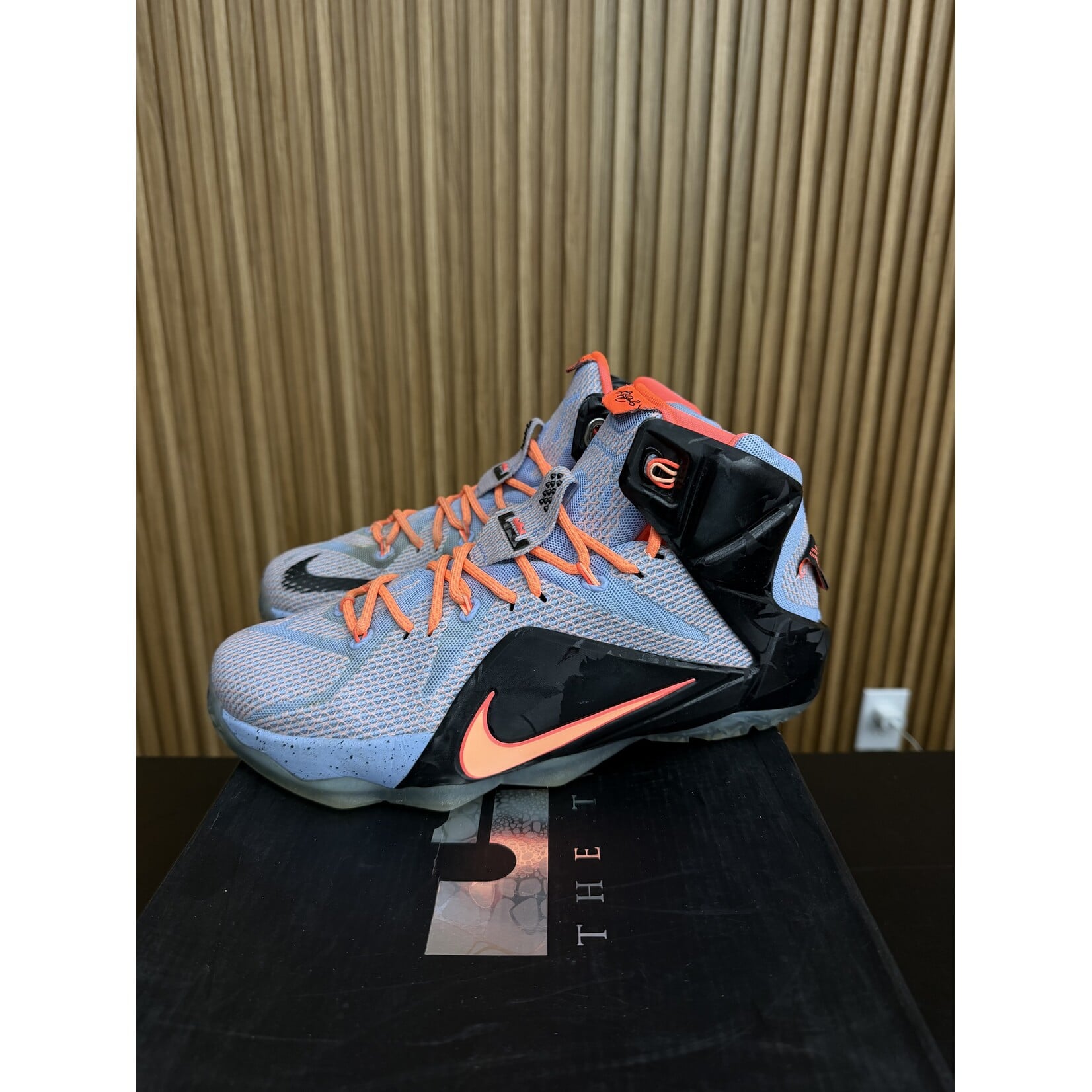 Nike Nike LeBron 12 Easter Size 9, PREOWNED