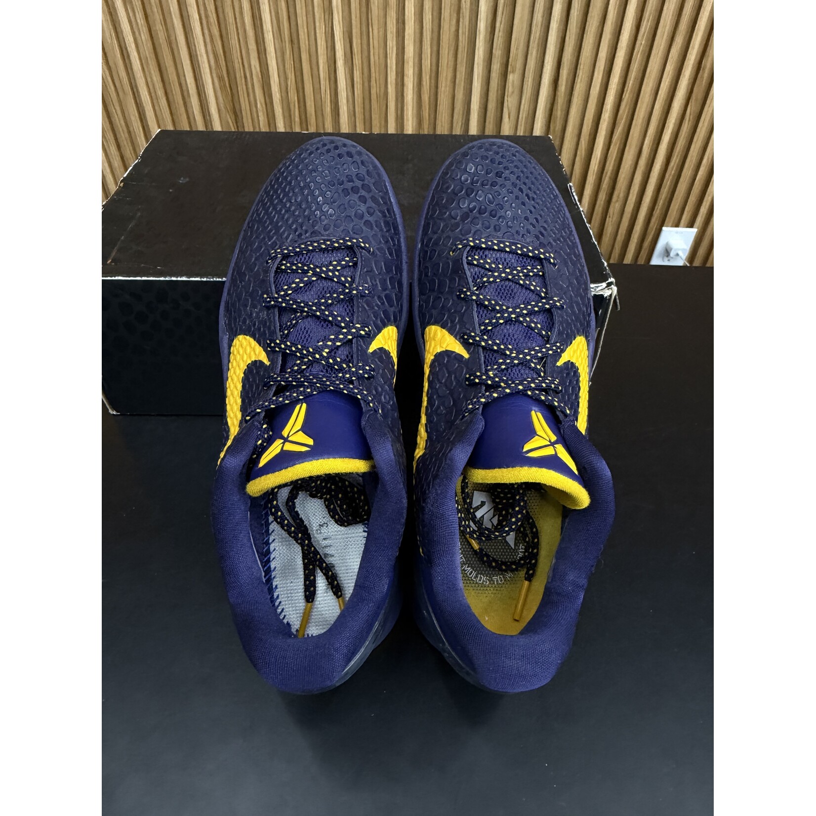Nike Nike Kobe 6 Imperial Purple Size 9.5, PREOWNED MISSING LEFT INSOLE