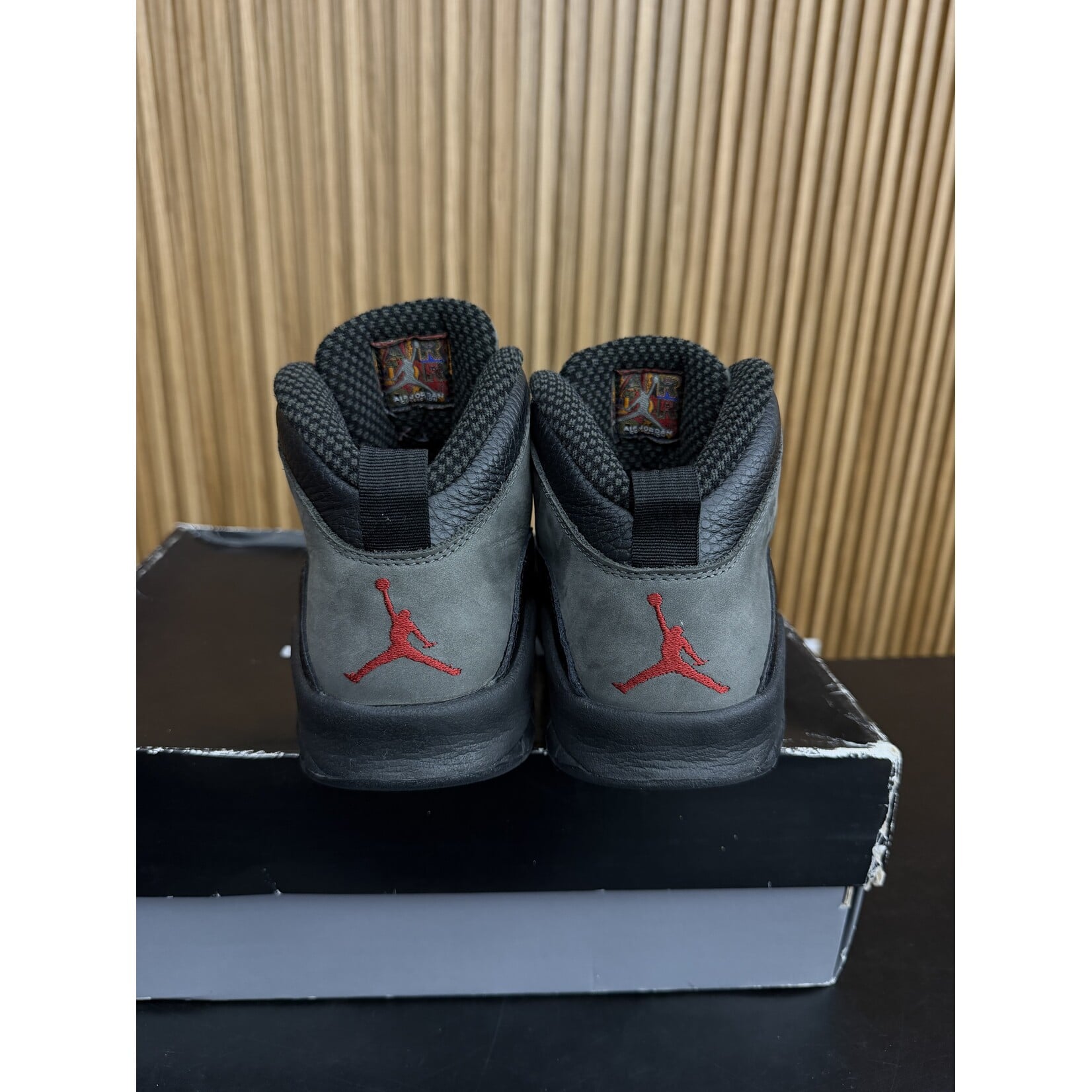 Jordan Jordan 10 Retro Shadow (2018) Size 9.5, PREOWNED*