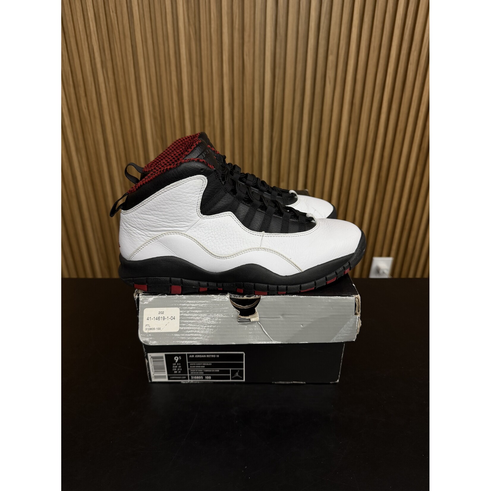 Jordan Jordan 10 Retro Chicago Bulls (2012) Size 9.5, PREOWNED*