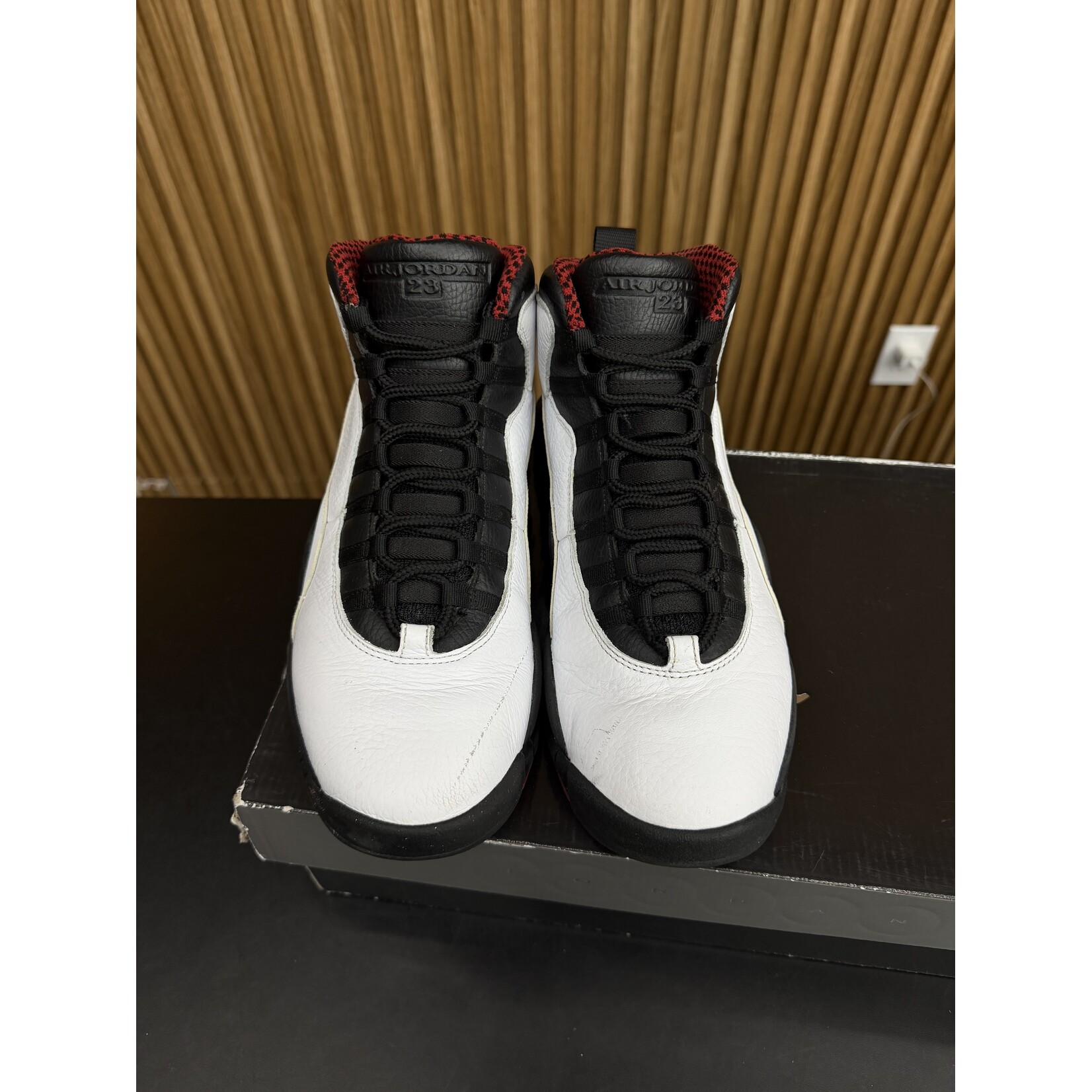 Jordan Jordan 10 Retro Chicago Bulls (2012) Size 9.5, PREOWNED*