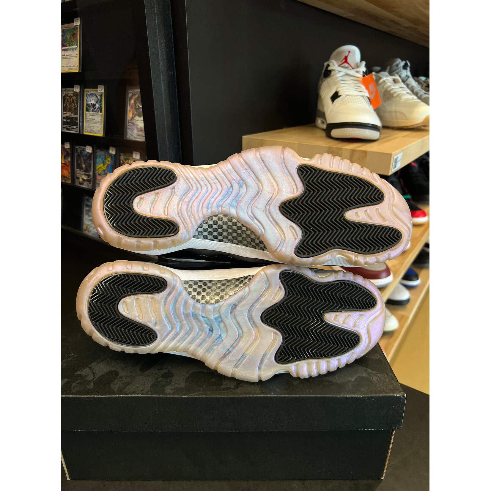 Jordan Jordan 11 Retro Low Iridescent Size 13, PREOWNED*