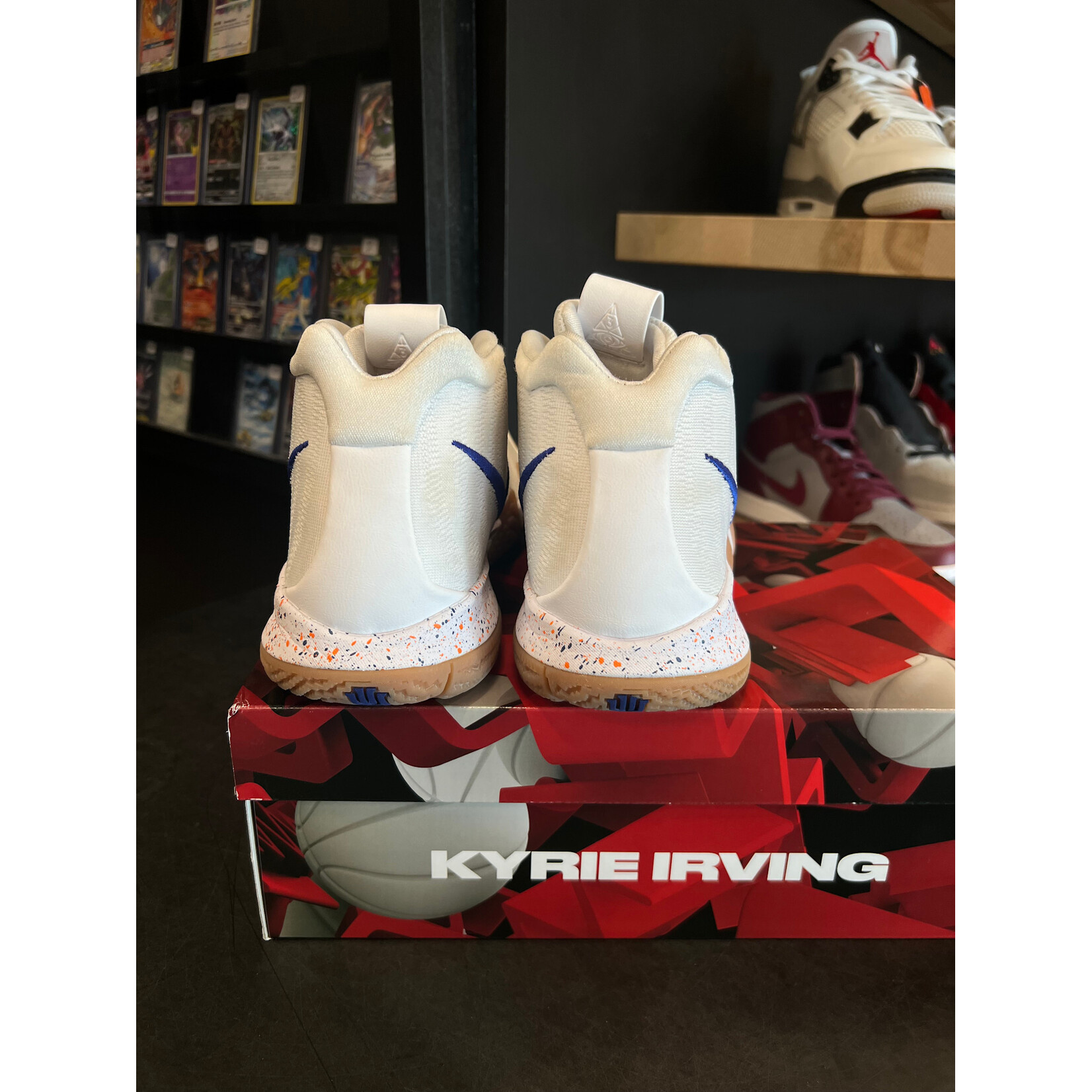 Nike Nike Kyrie 4 Uncle Drew Size 10, PREOWNED