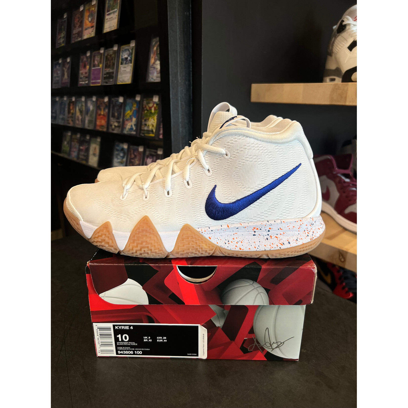 Nike Nike Kyrie 4 Uncle Drew Size 10, PREOWNED