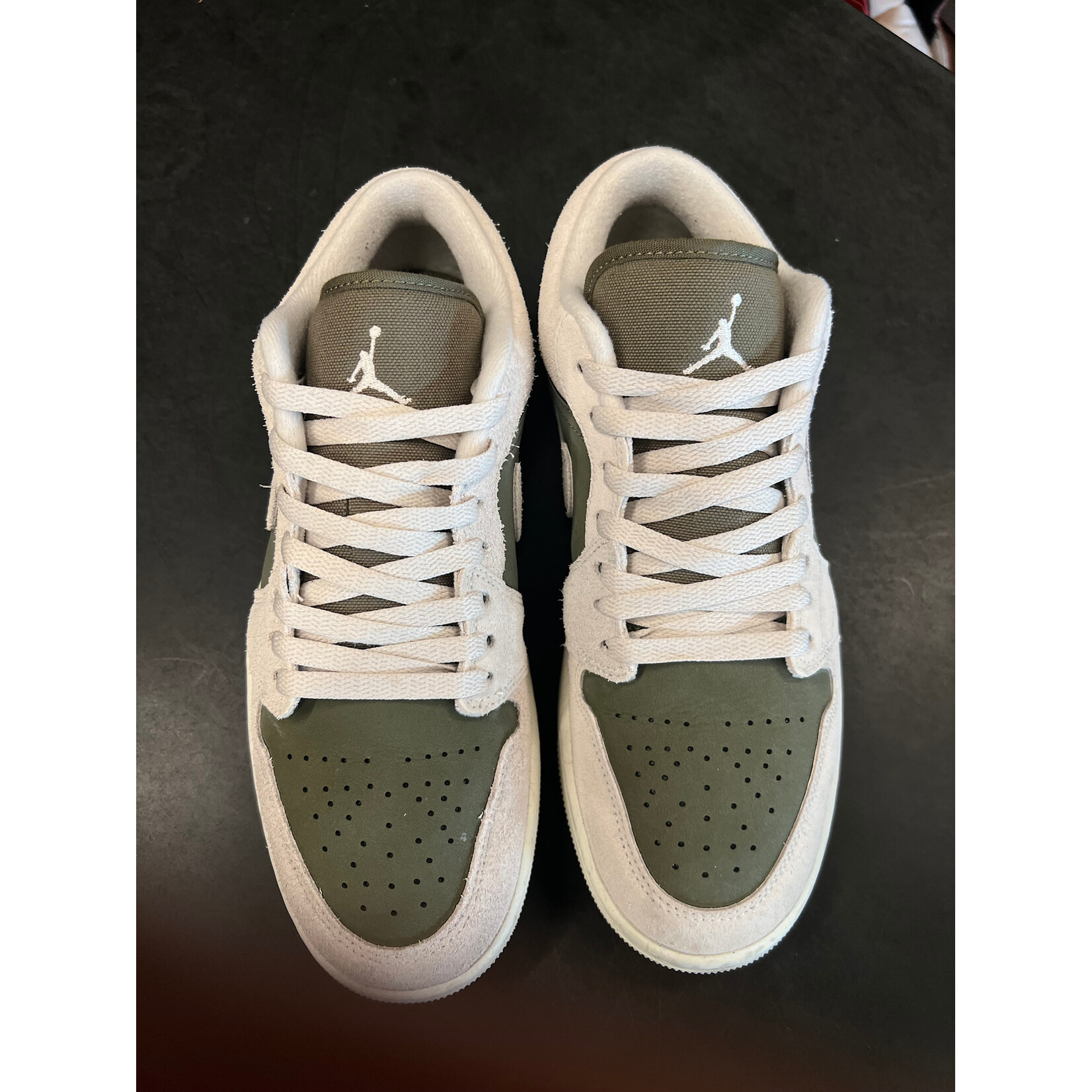 Jordan Jordan 1 Low SE Medium Olive Sail Size 8, PREOWNED*