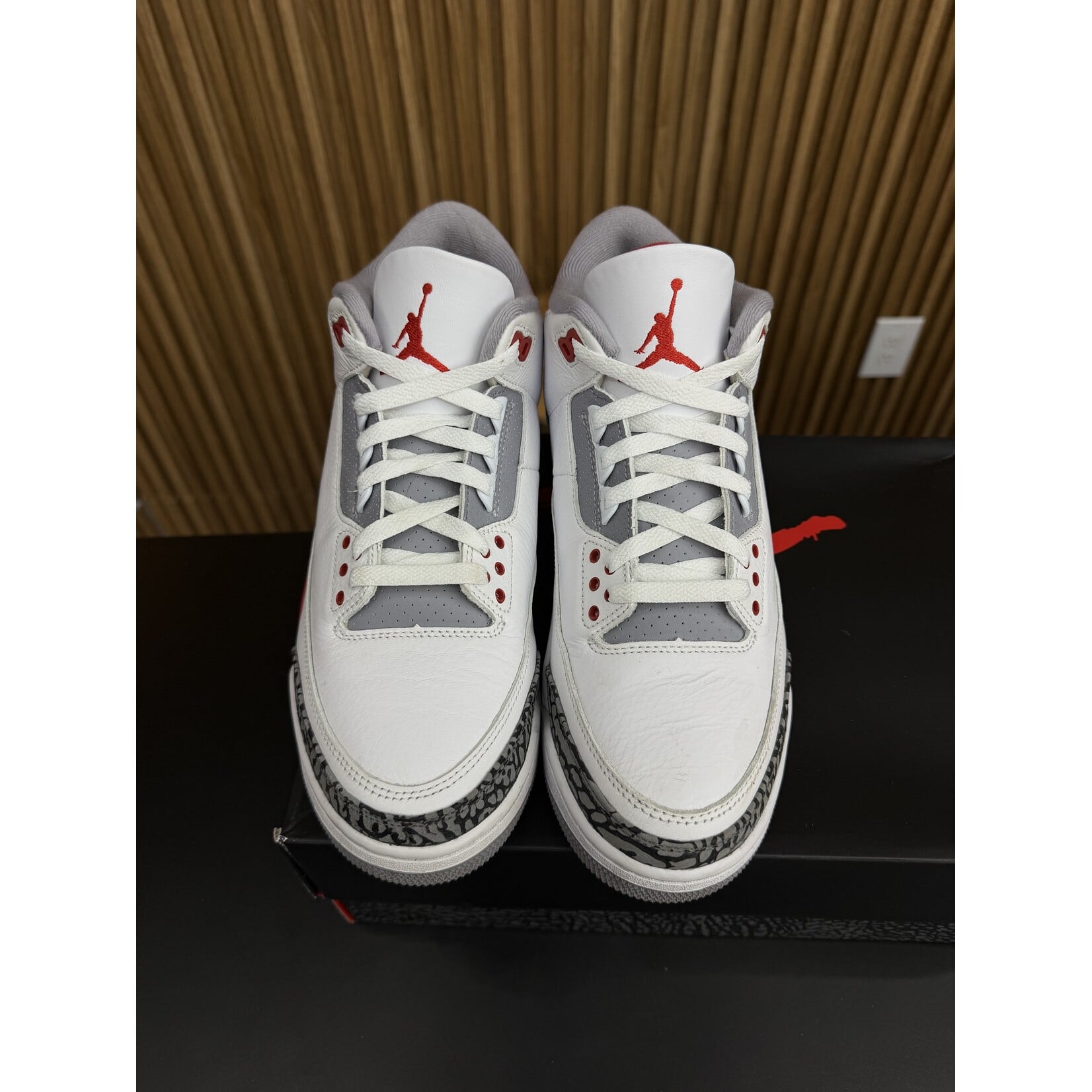 Jordan Jordan 3 Retro Fire Red (2022) Size 10, PREOWNED*