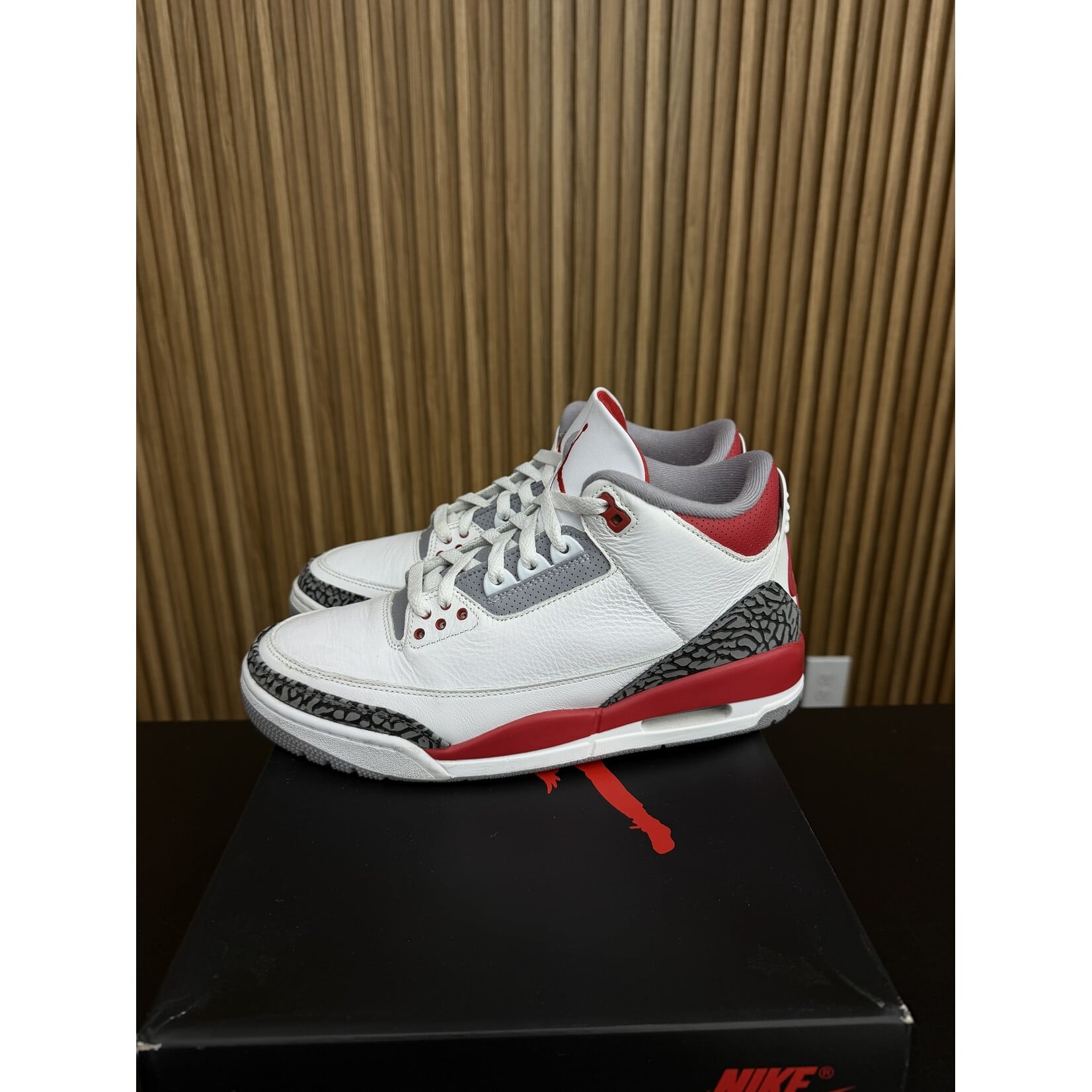 Jordan Jordan 3 Retro Fire Red (2022) Size 10, PREOWNED*