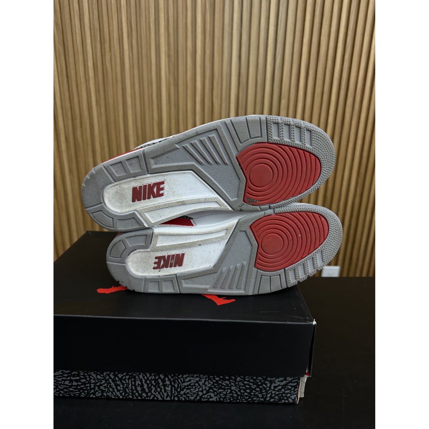 Jordan Jordan 3 Retro Fire Red (2022) Size 10, PREOWNED*