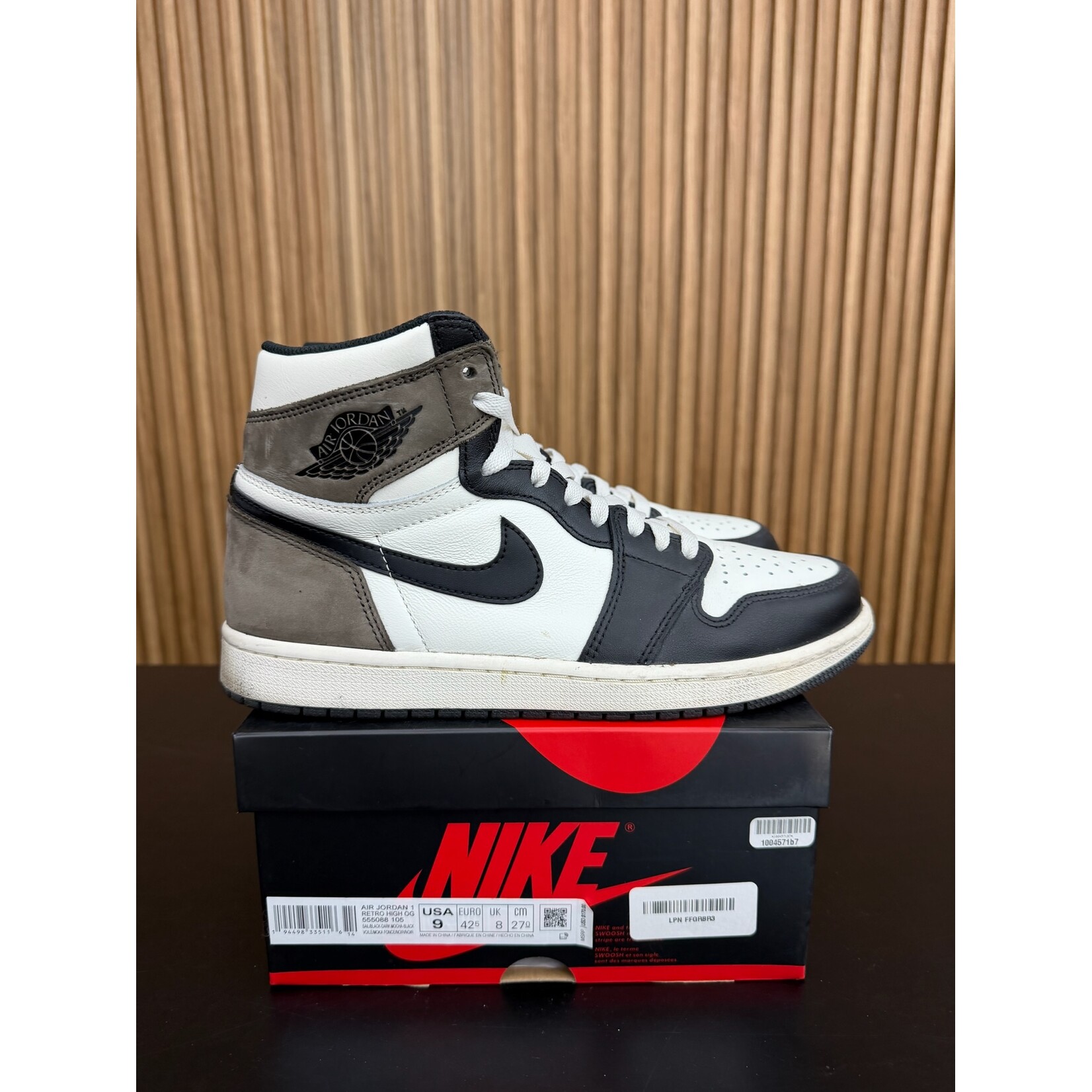 Jordan Jordan 1 Retro Dark Mocha Size 9, PREOWNED