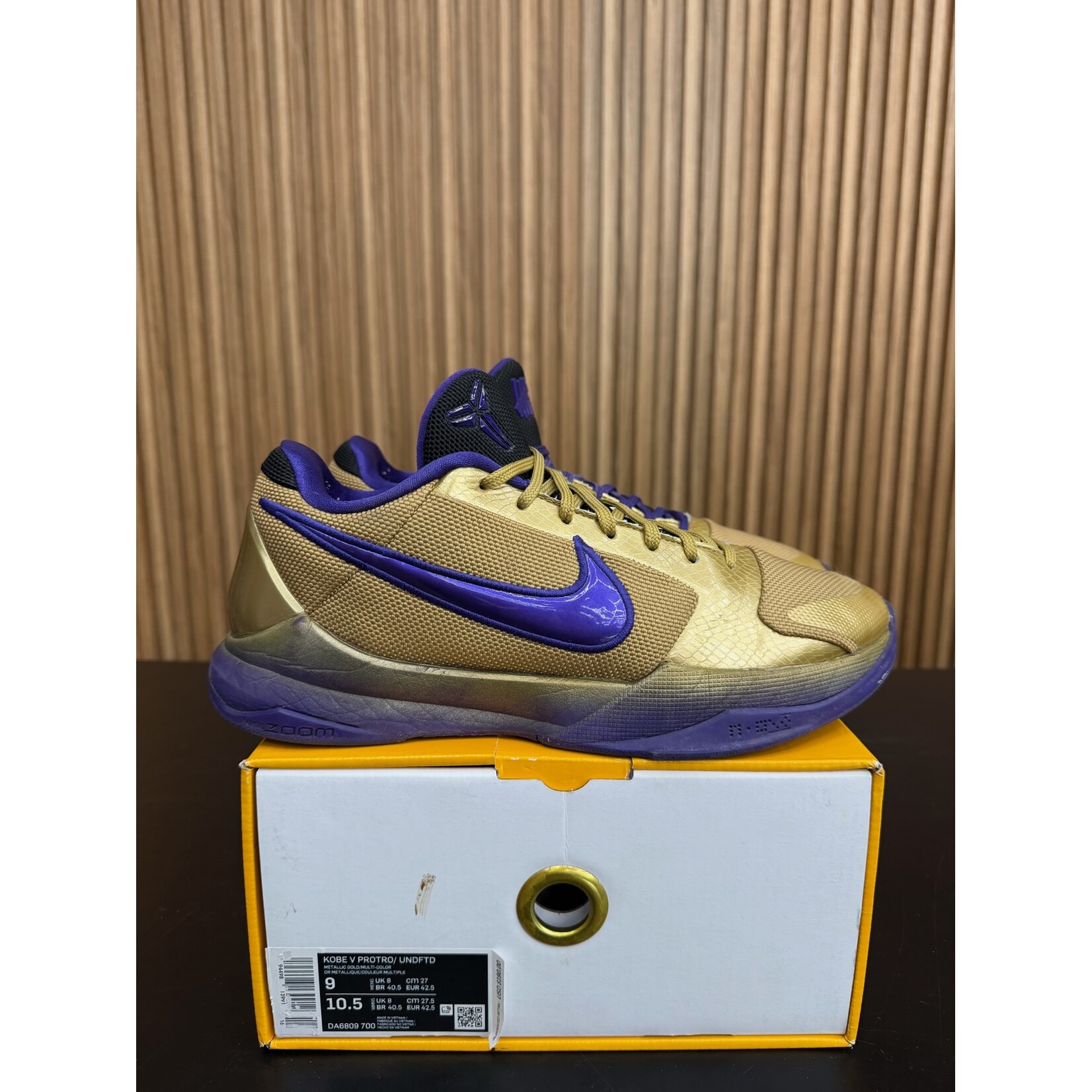 Nike Nike Kobe 5 Proto Undefeated Hall of Fame Size 9, PREOWNED*