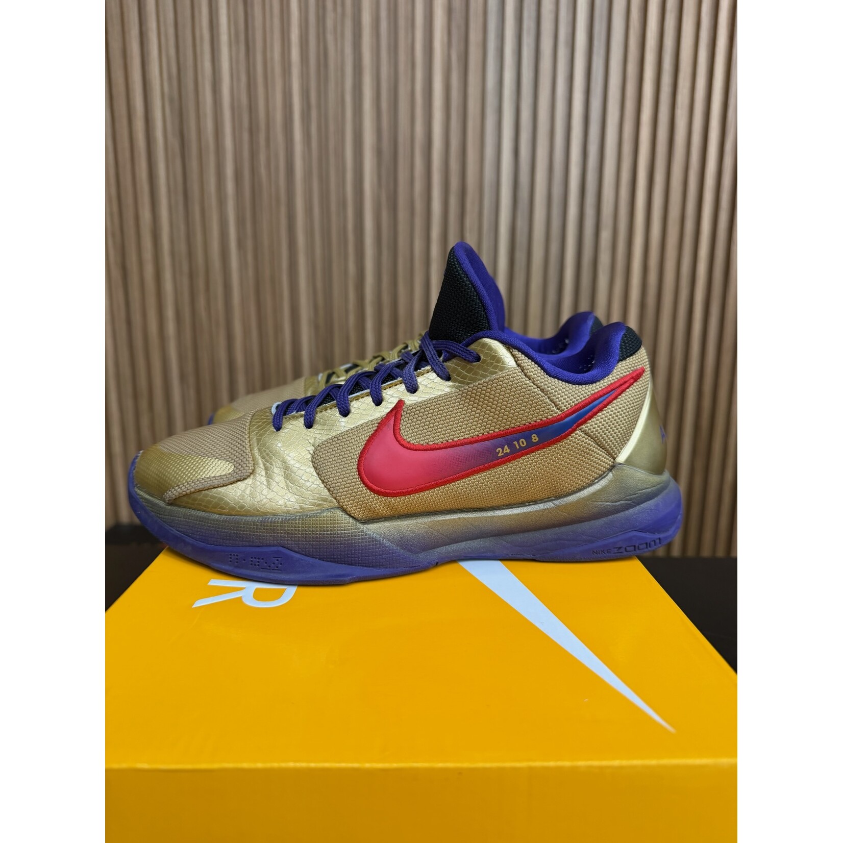 Nike Nike Kobe 5 Proto Undefeated Hall of Fame Size 9, PREOWNED*