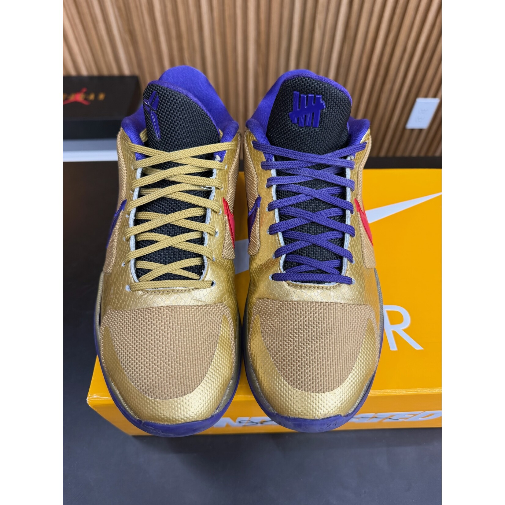 Nike Nike Kobe 5 Proto Undefeated Hall of Fame Size 9, PREOWNED*