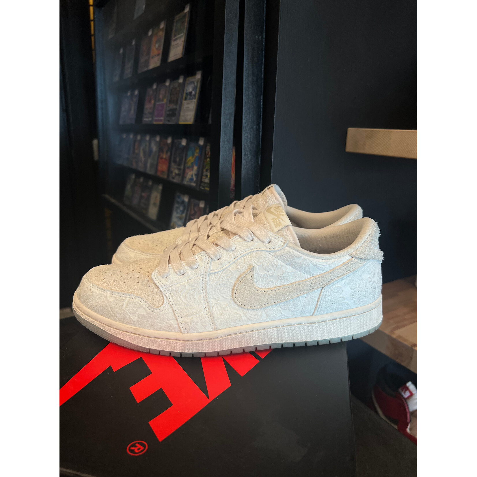 Jordan Jordan 1 Retro Low OG Chris Paul Size 11, PREOWNED