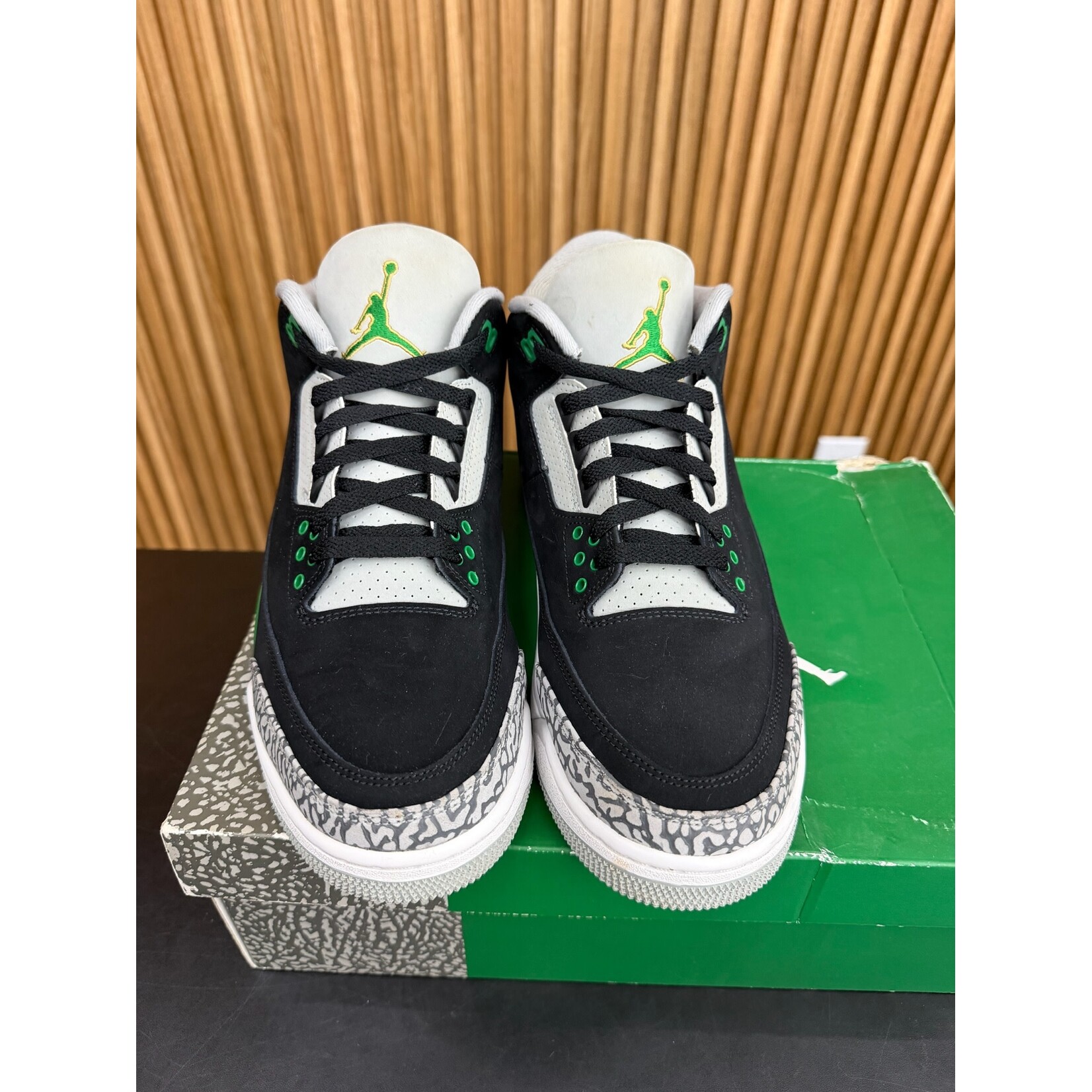 Jordan Jordan 3 Retro Pine Green Size 10.5, PREOWNED*