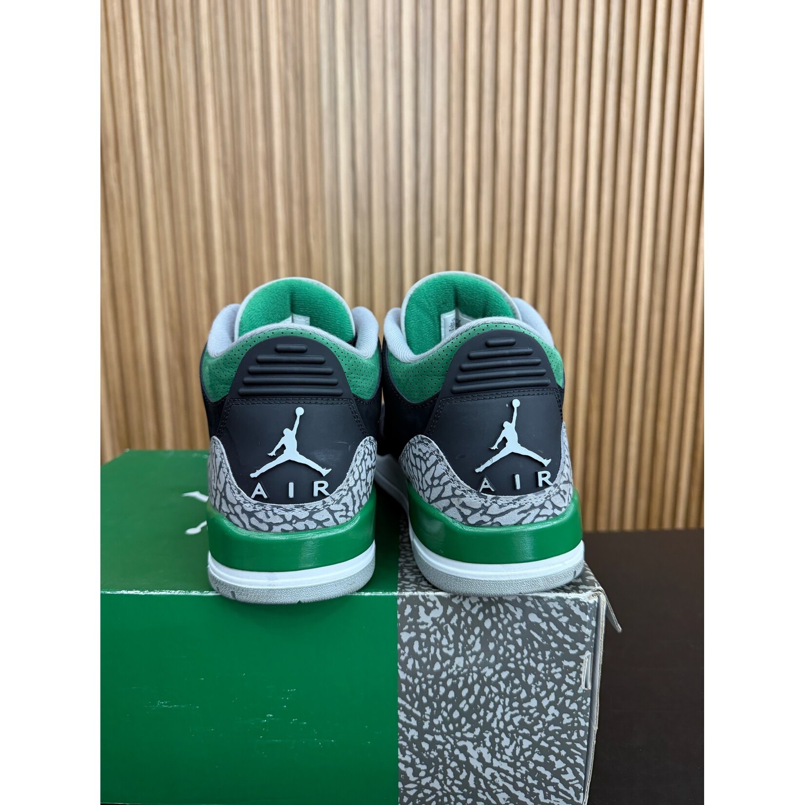 Jordan Jordan 3 Retro Pine Green Size 10.5, PREOWNED*