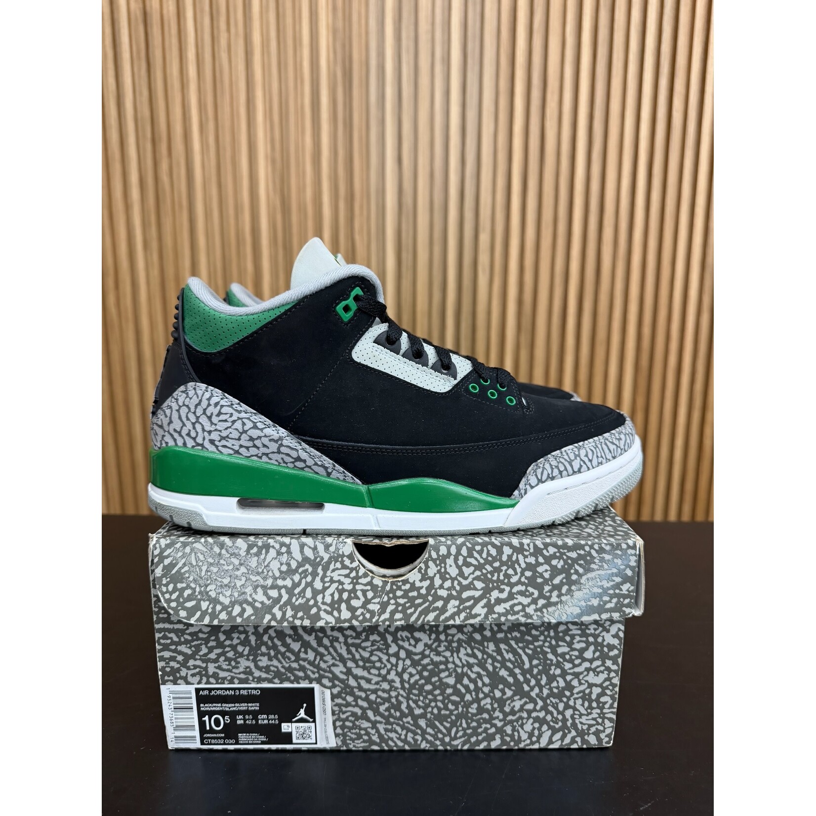 Jordan Jordan 3 Retro Pine Green Size 10.5, PREOWNED*