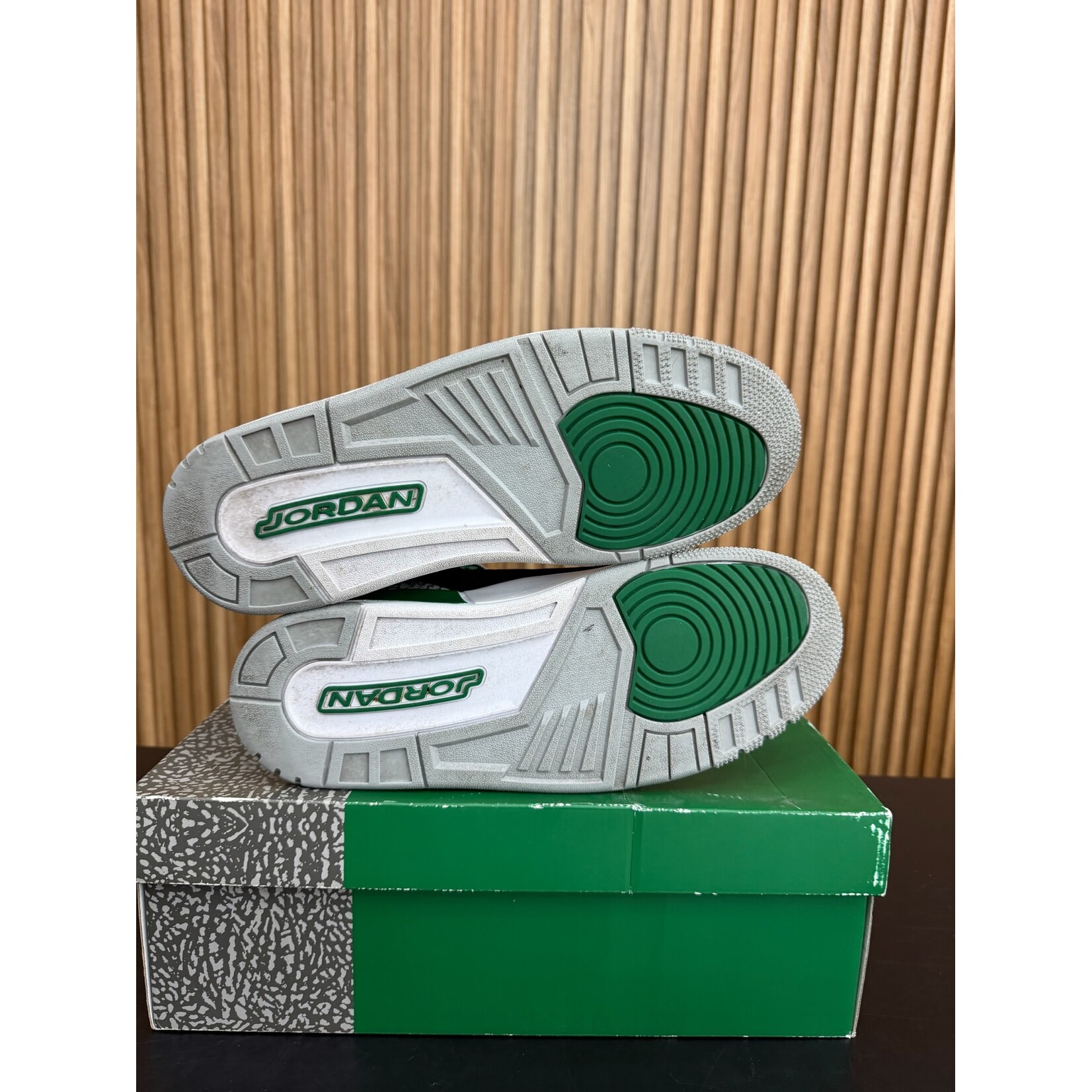 Jordan Jordan 3 Retro Pine Green Size 10.5, PREOWNED*