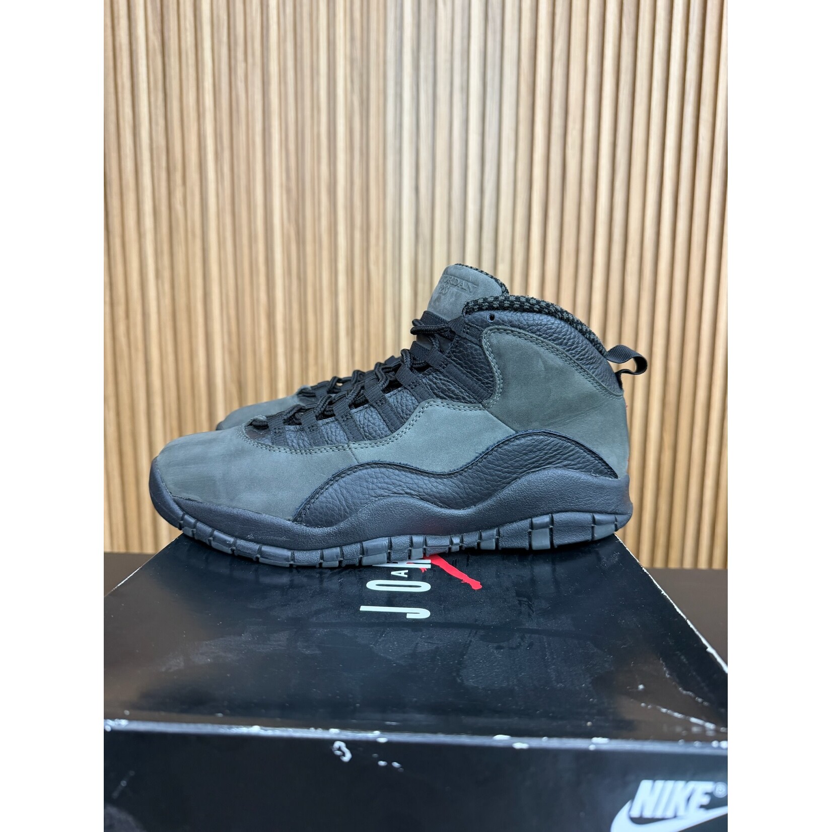 Jordan Jordan 10 Retro Shadow (2018) Size 10.5, PREOWNED*
