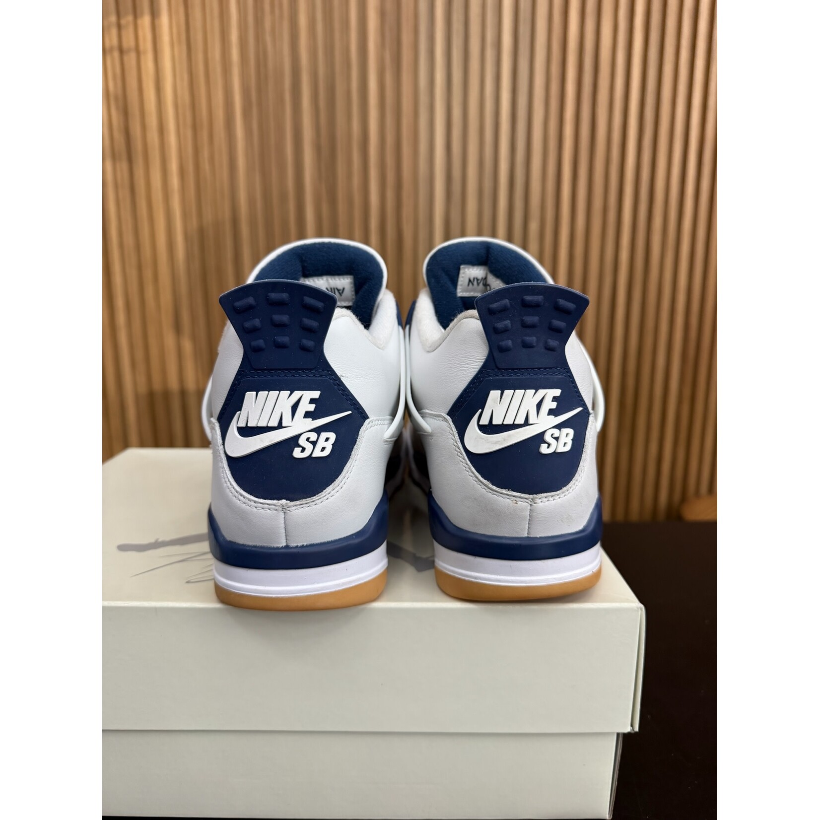 Jordan Jordan 4 Retro SB Navy Size 8.5, PREOWNED*