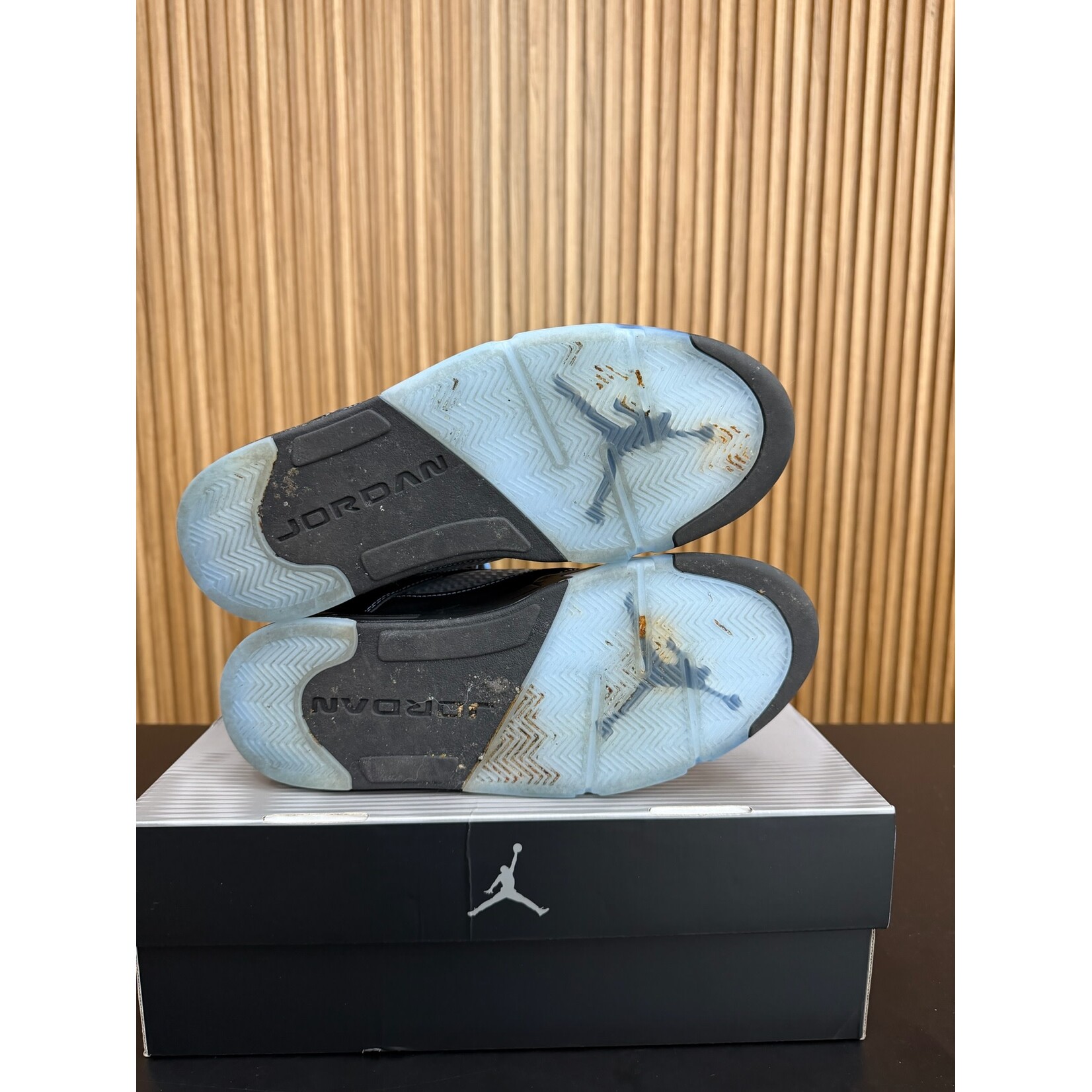 Jordan Jordan 5 Retro Black University Blue (2026) Size 11, PREOWNED