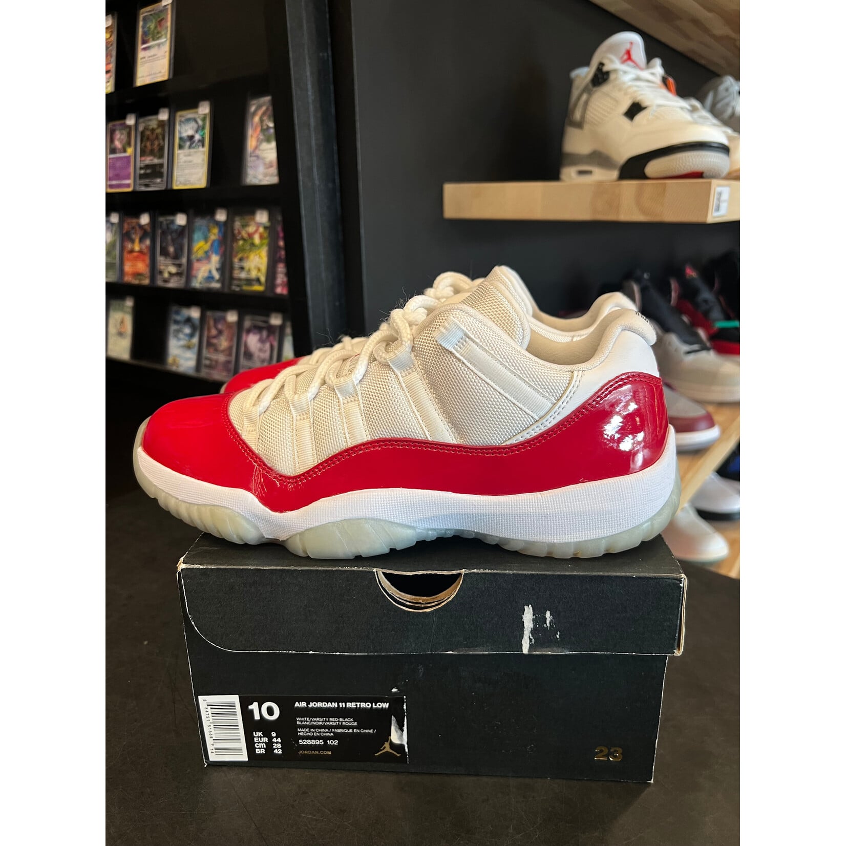 Jordan Jordan 11 Retro Low Cherry (2016) Size 10, PREOWNED