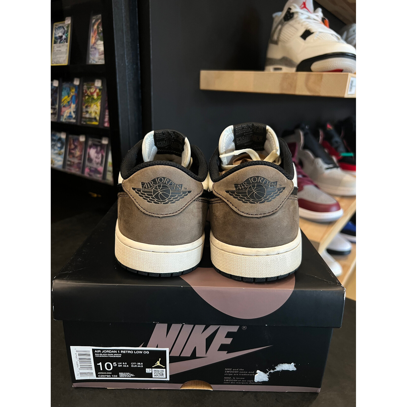 Jordan Jordan 1 Retro Low OG Mocha Size 10.5, PREOWNED