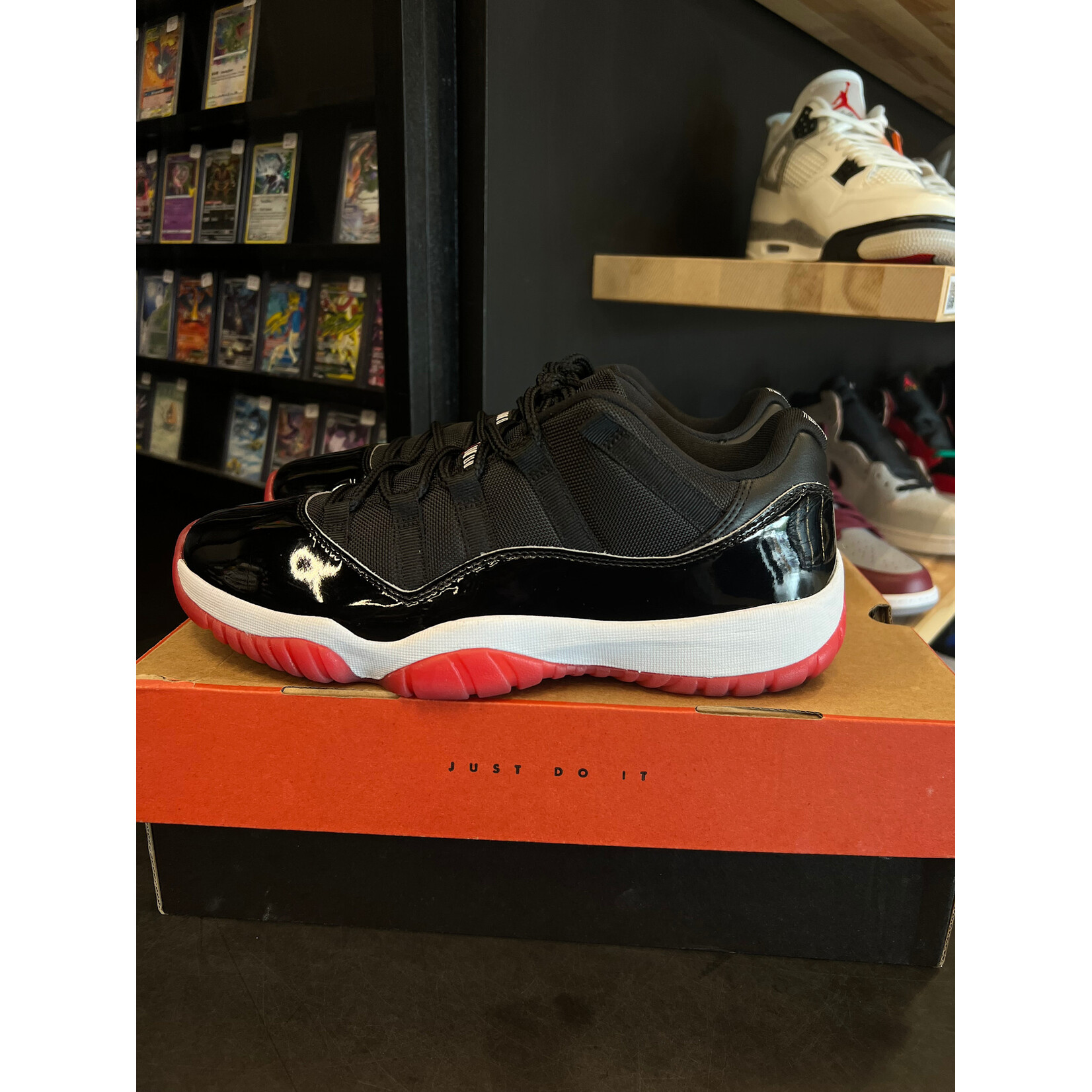 Jordan Jordan 11 Retro Low Bred (2025) Size 10.5, PREOWNED