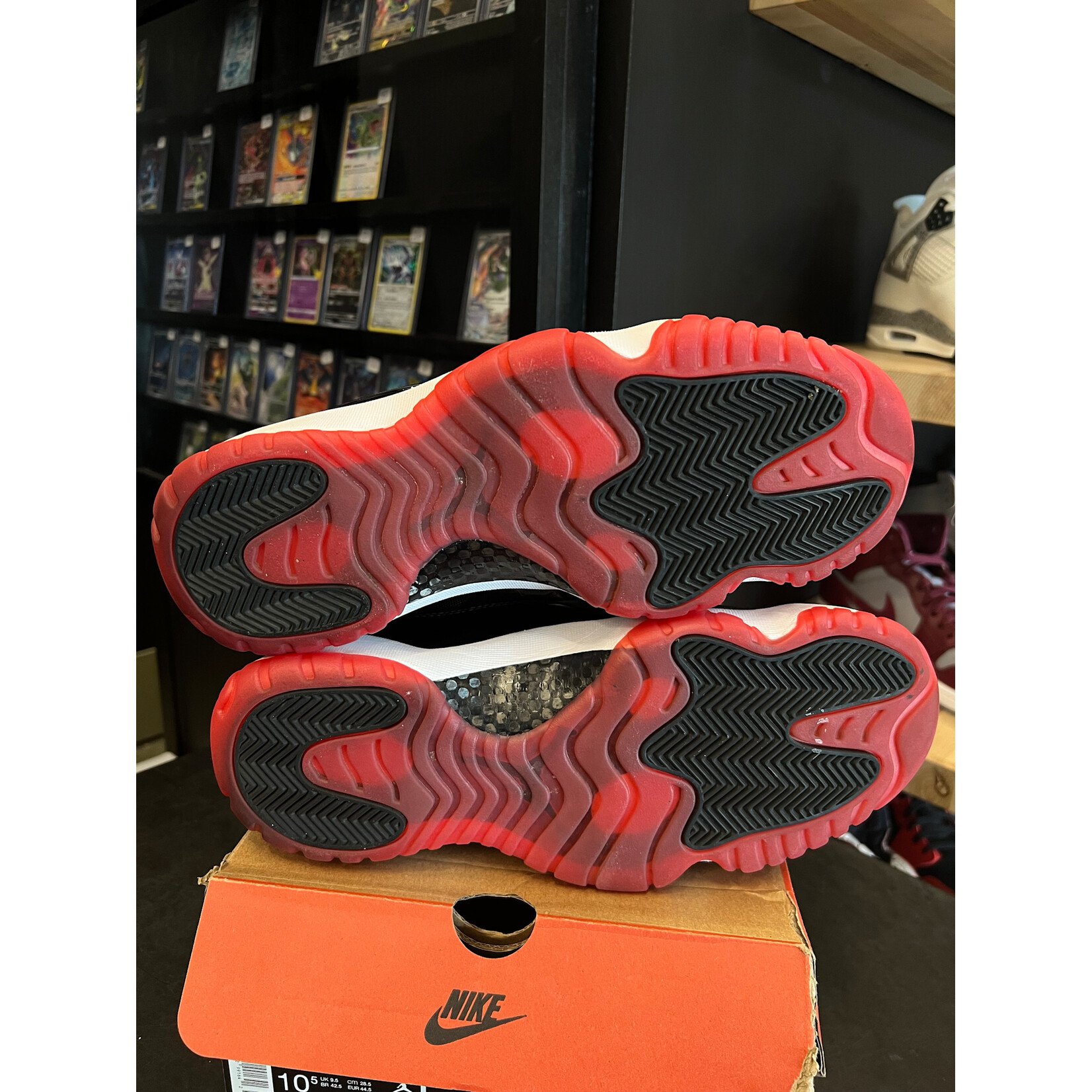 Jordan Jordan 11 Retro Low Bred (2025) Size 10.5, PREOWNED
