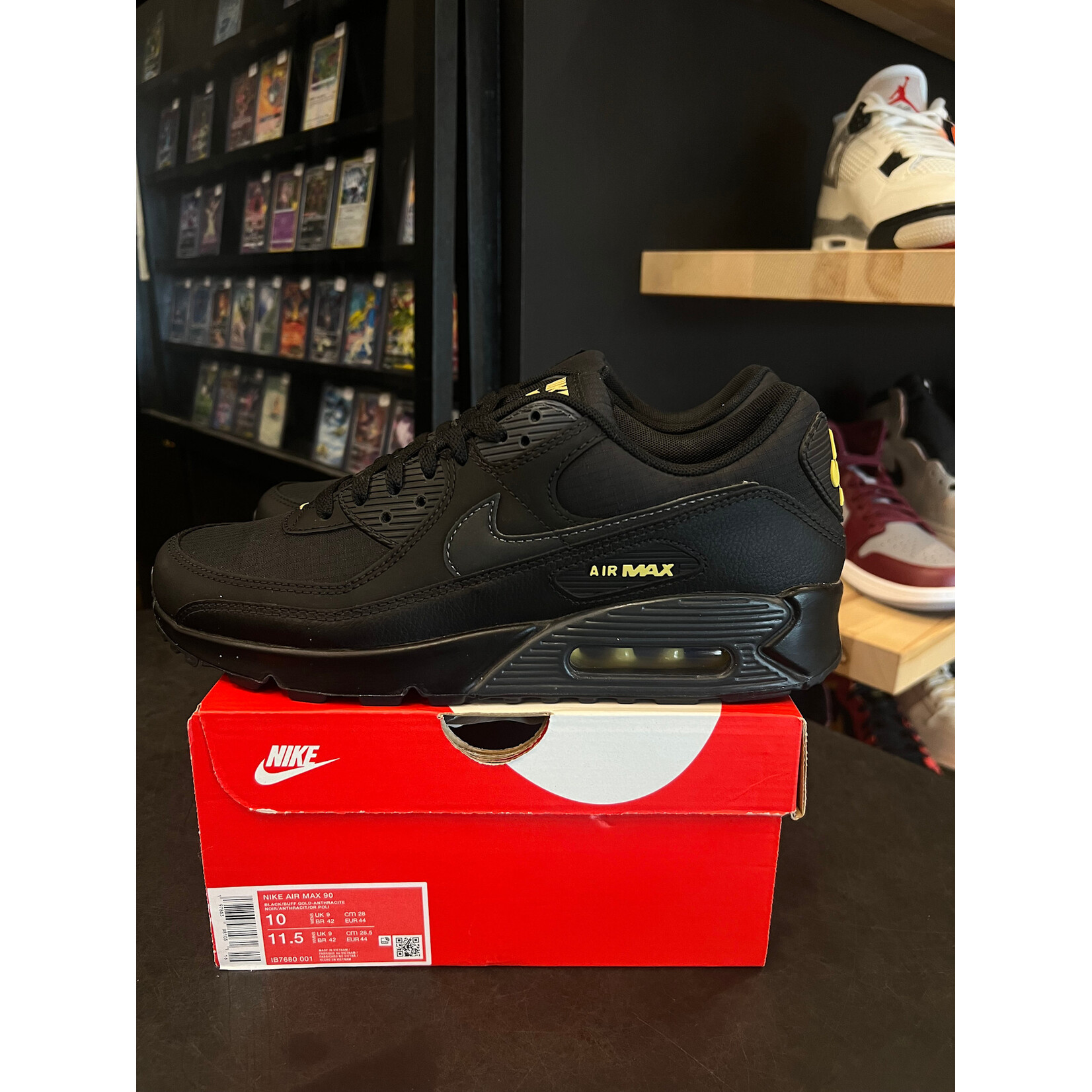 Nike Nike Air Max 90 Black Buff Gold Size 10, PREOWNED*