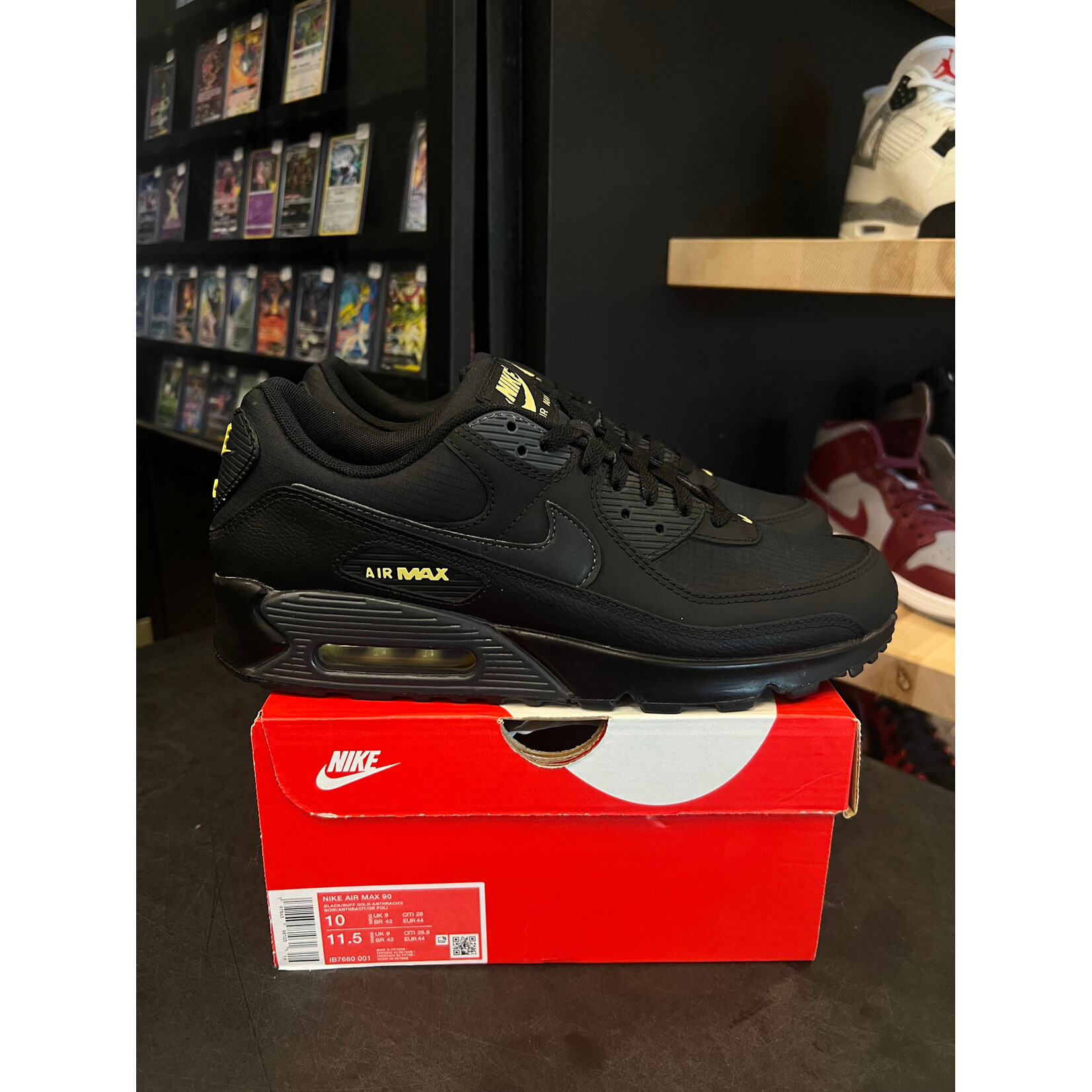 Nike Nike Air Max 90 Black Buff Gold Size 10, PREOWNED*