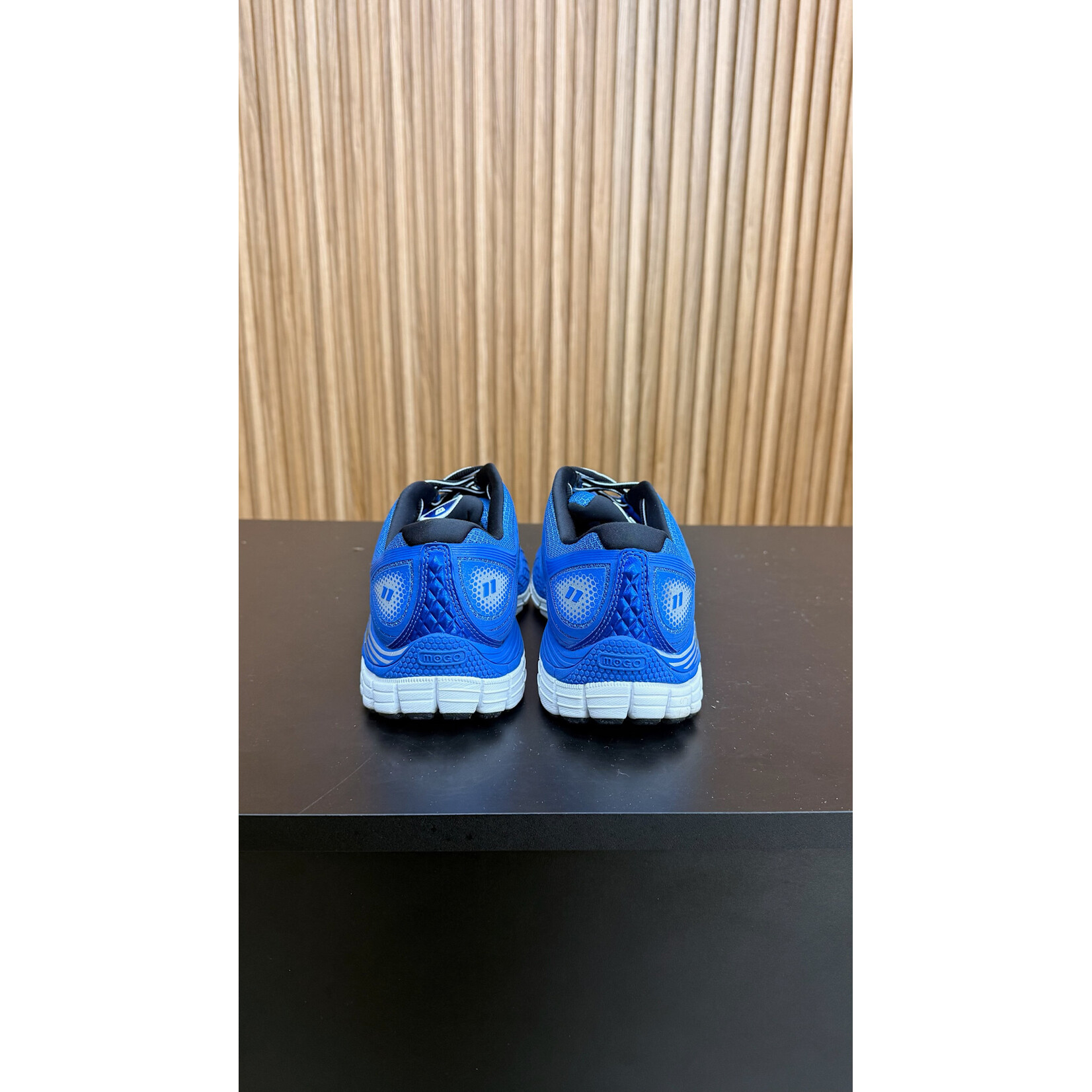 Brooks Brooks 11 Blue/Black/White Size 8.5, PREOWNED NO BOX NO INSOLES