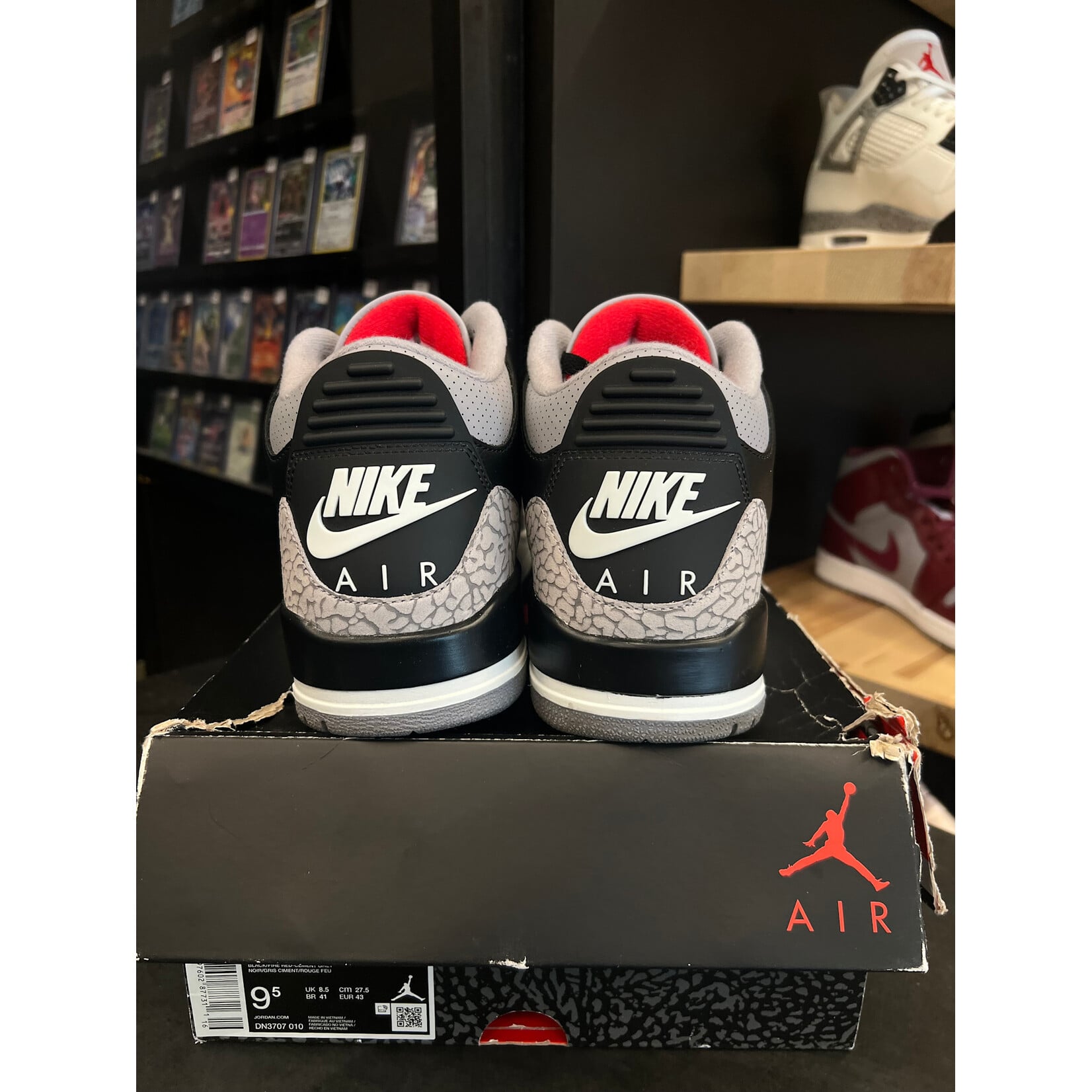 Jordan Jordan 3 Retro OG Black Cement (2024) Size 9.5, PREOWNED*