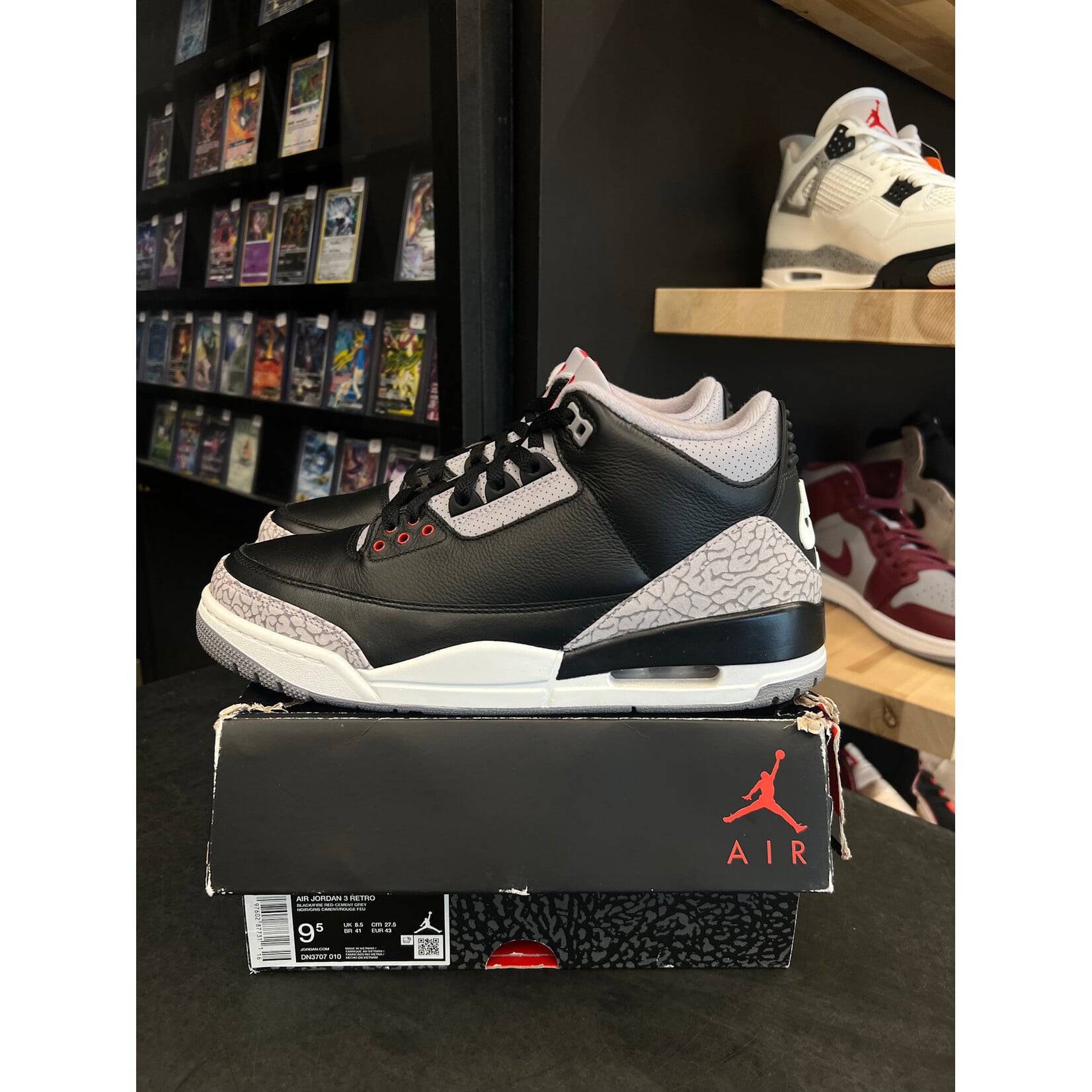 Jordan Jordan 3 Retro OG Black Cement (2024) Size 9.5, PREOWNED*