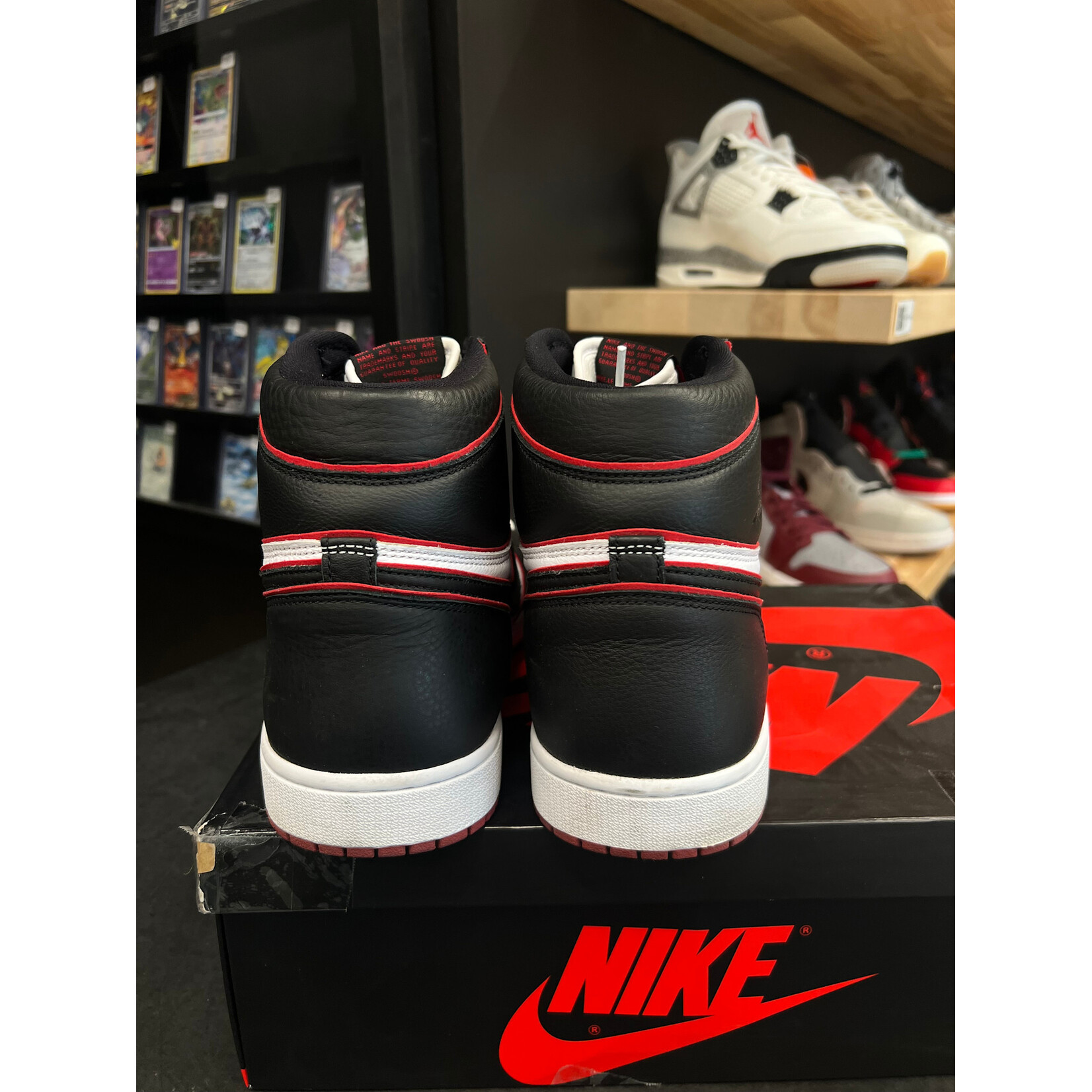 Jordan Jordan 1 Retro High Bloodline Size 14, PREOWNED