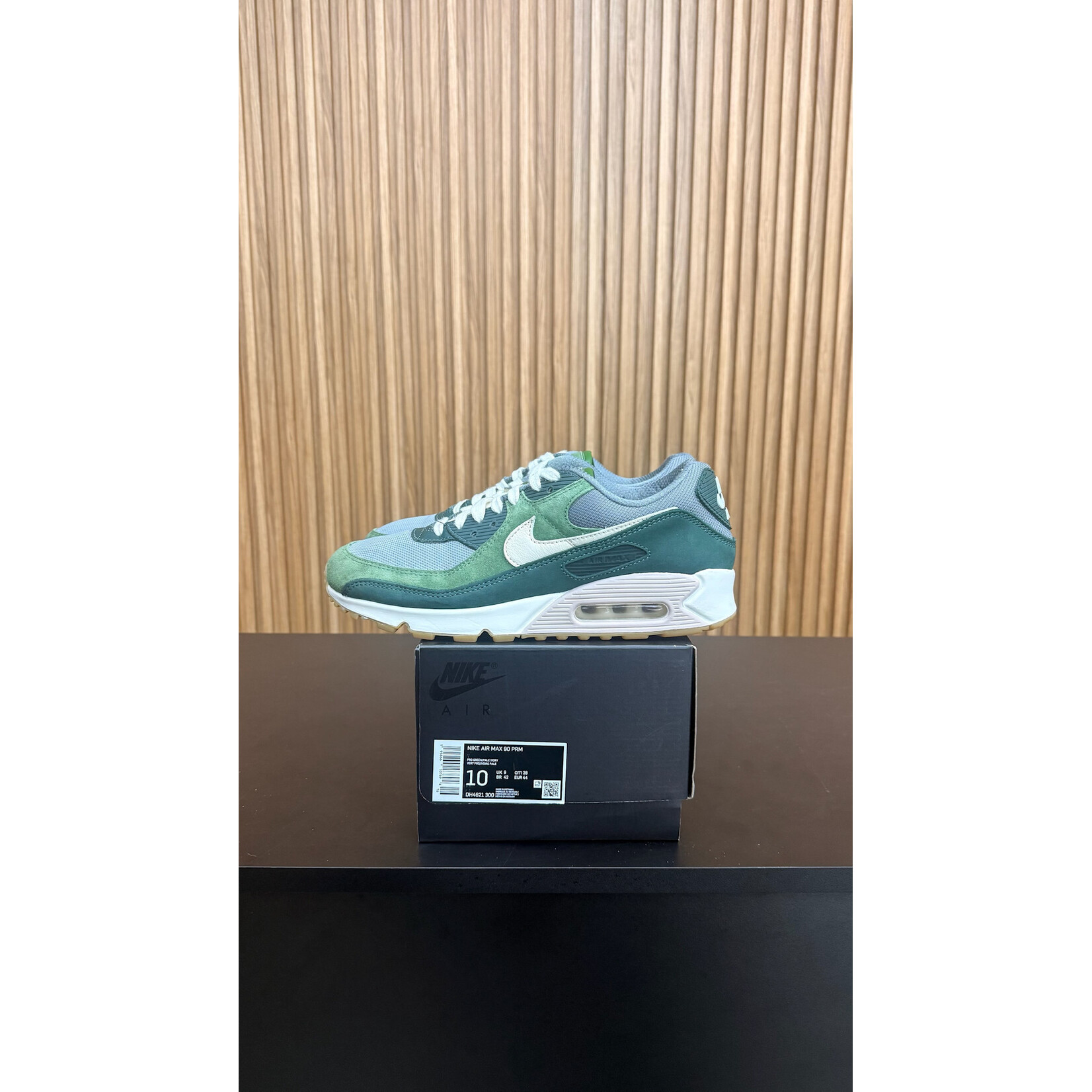 Nike Nike Air Max 90 PRM Pro Green Pale Ivory Size 10, PREOWNED*