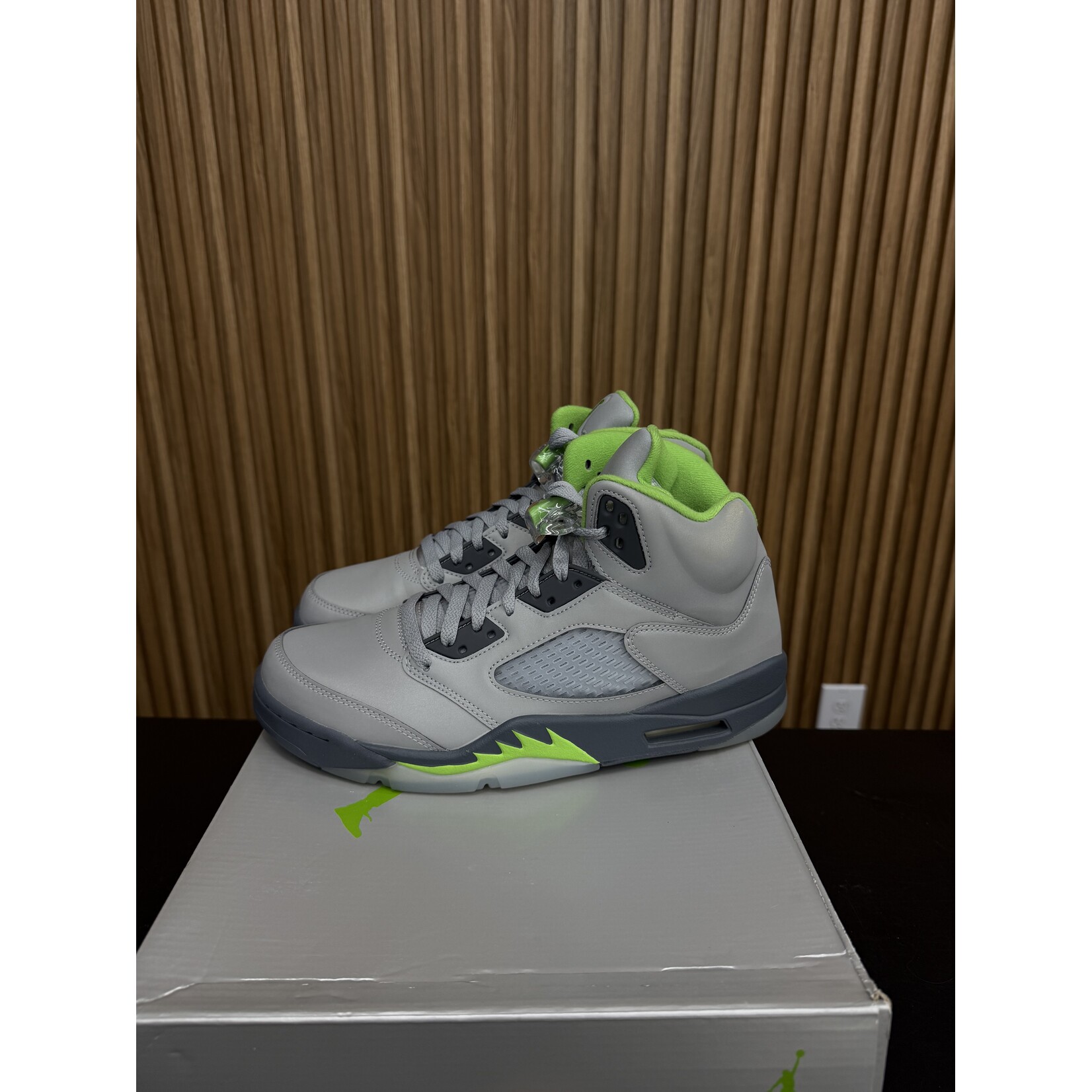 Jordan Jordan 5 Retro Green Bean (2022) Size 10.5, PREOWNED*