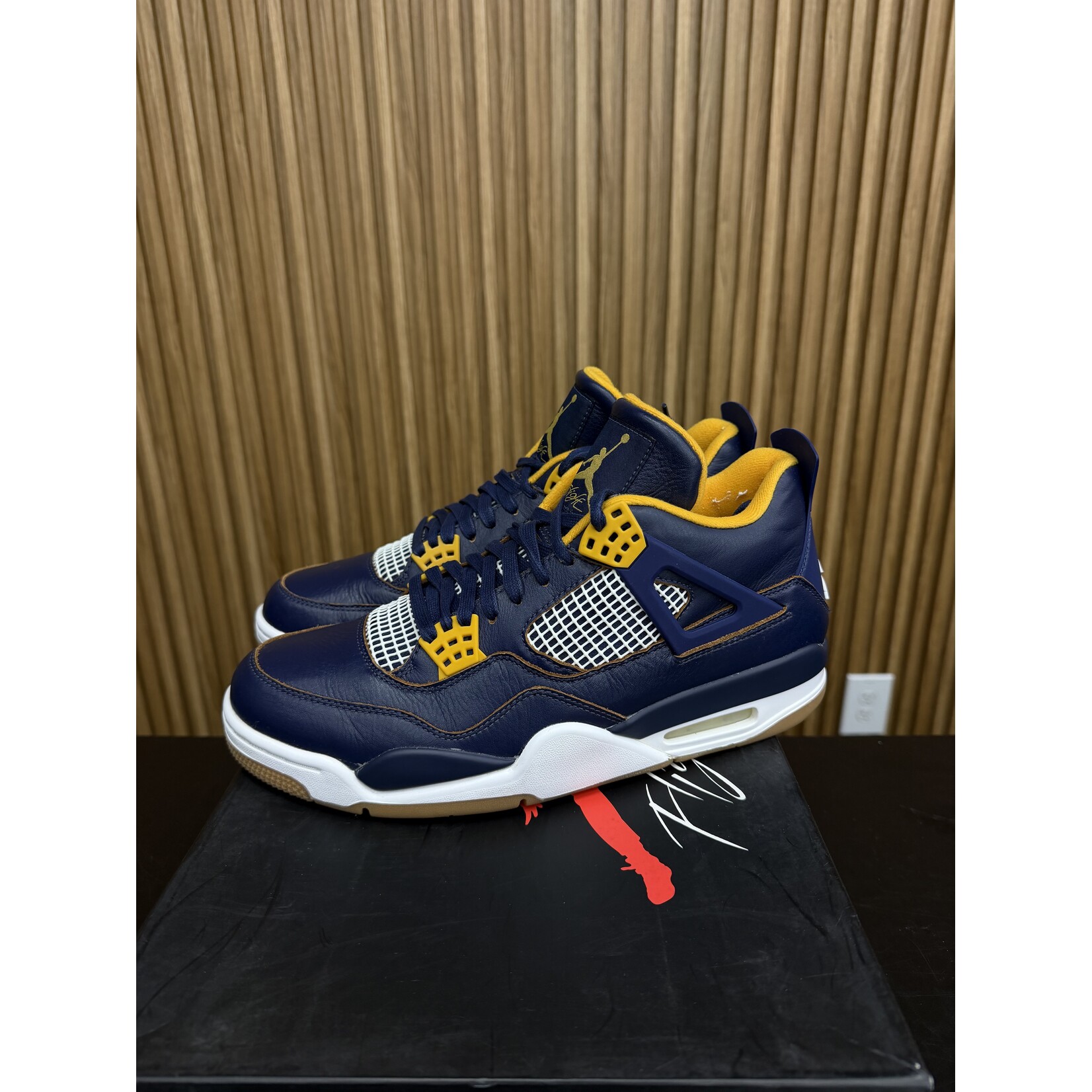 Jordan Jordan 4 Retro Dunk From Above Size 11, PREOWNED
