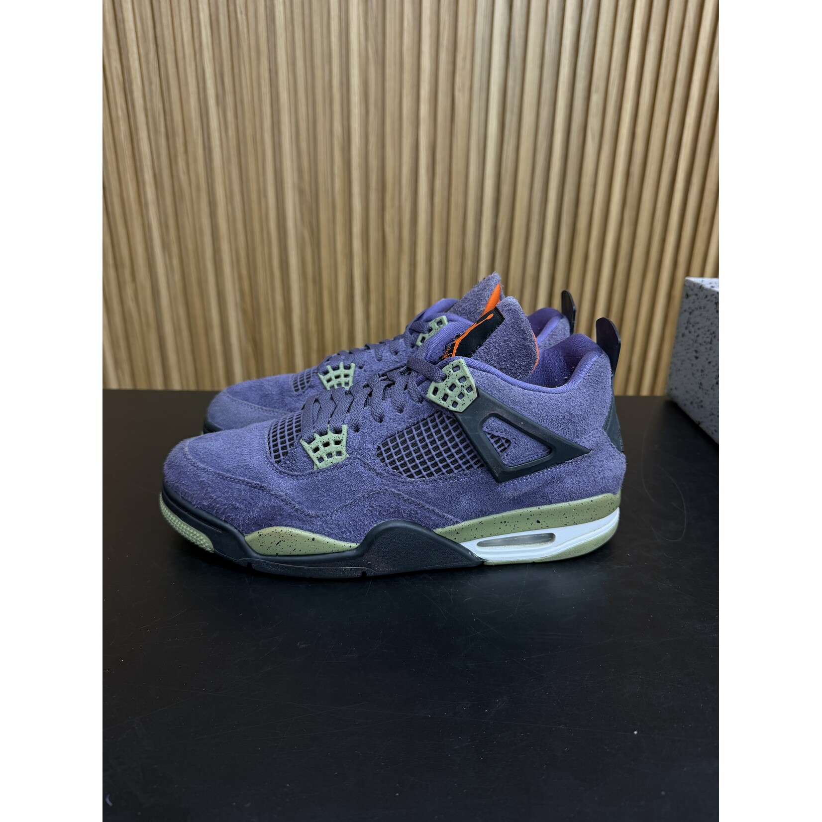 Jordan Jordan 4 Retro Canyon Purple (Women's) Size 12W, PREOWNED*