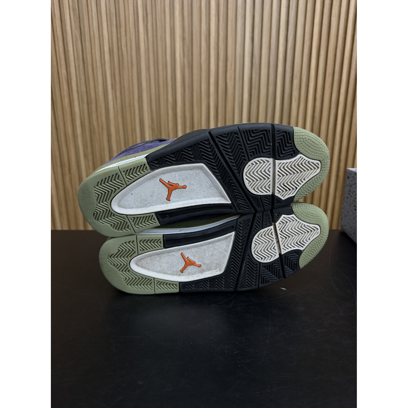 Jordan Jordan 4 Retro Canyon Purple (Women's) Size 12W, PREOWNED*