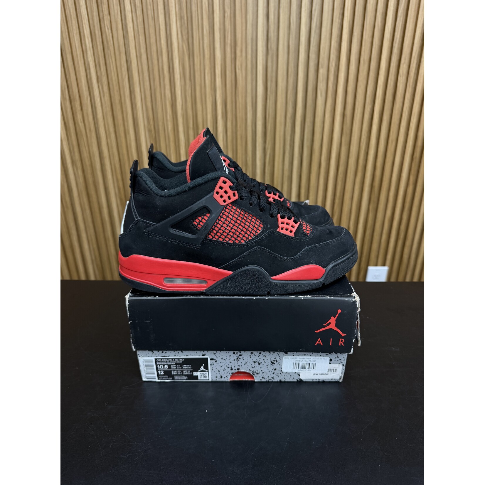 Jordan Jordan 4 Retro Red Thunder Size 10.5, PREOWNED