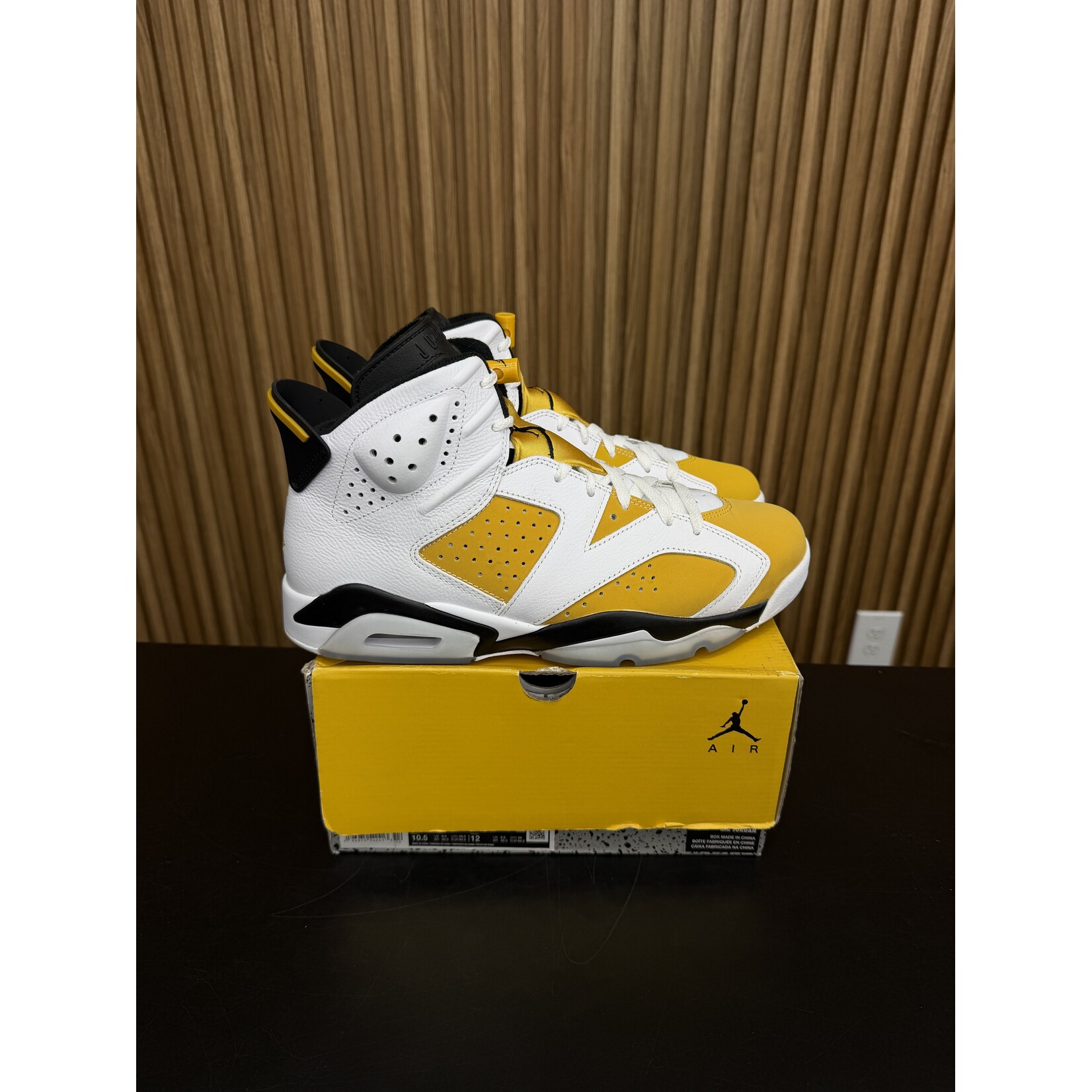 Jordan Jordan 6 Retro Yellow Ochre Size 10.5, PREOWNED