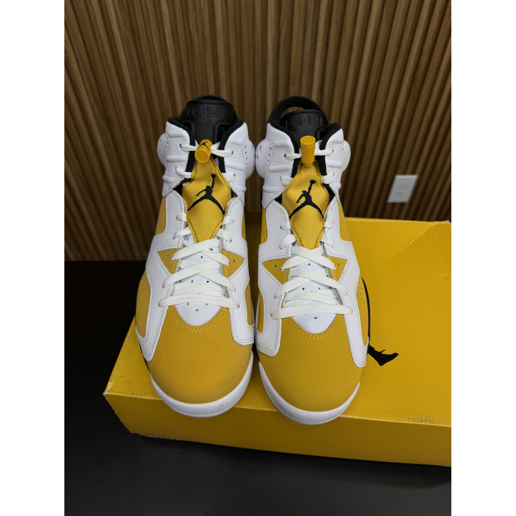 Jordan Jordan 6 Retro Yellow Ochre Size 10.5, PREOWNED